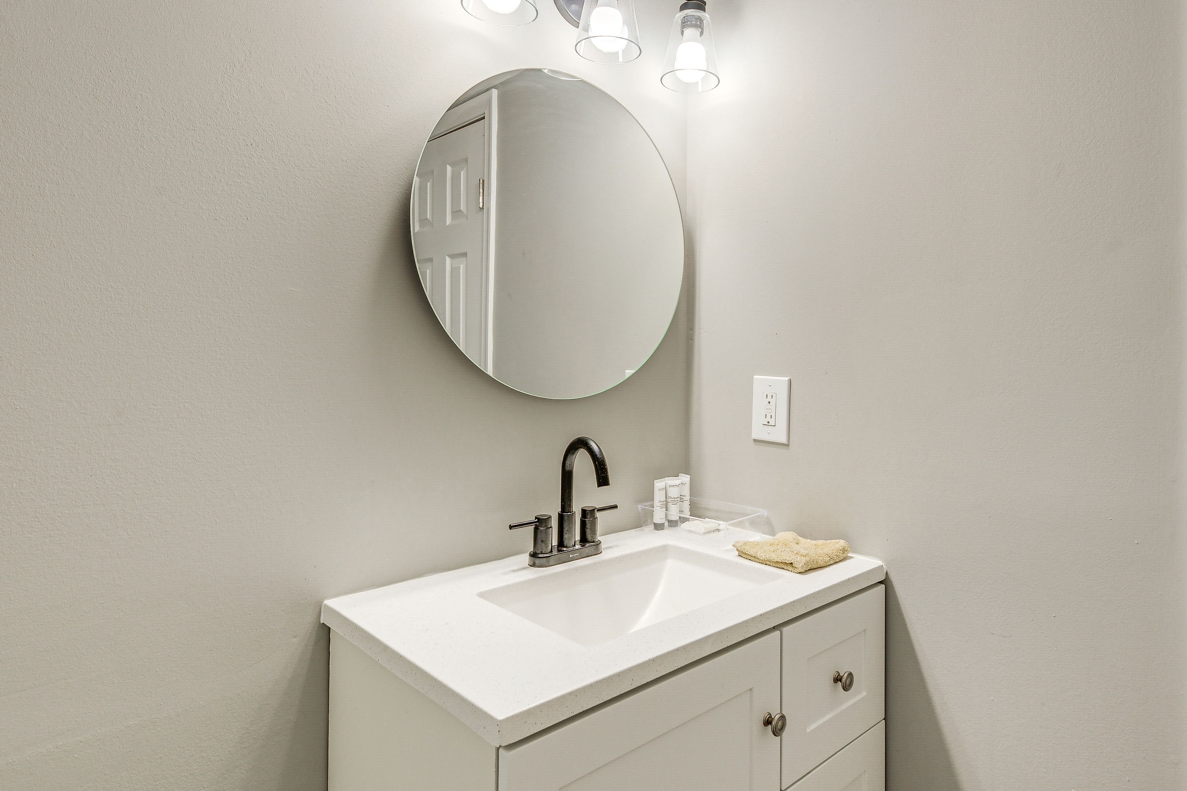 Bathroom | Towels Provided | Basement Level