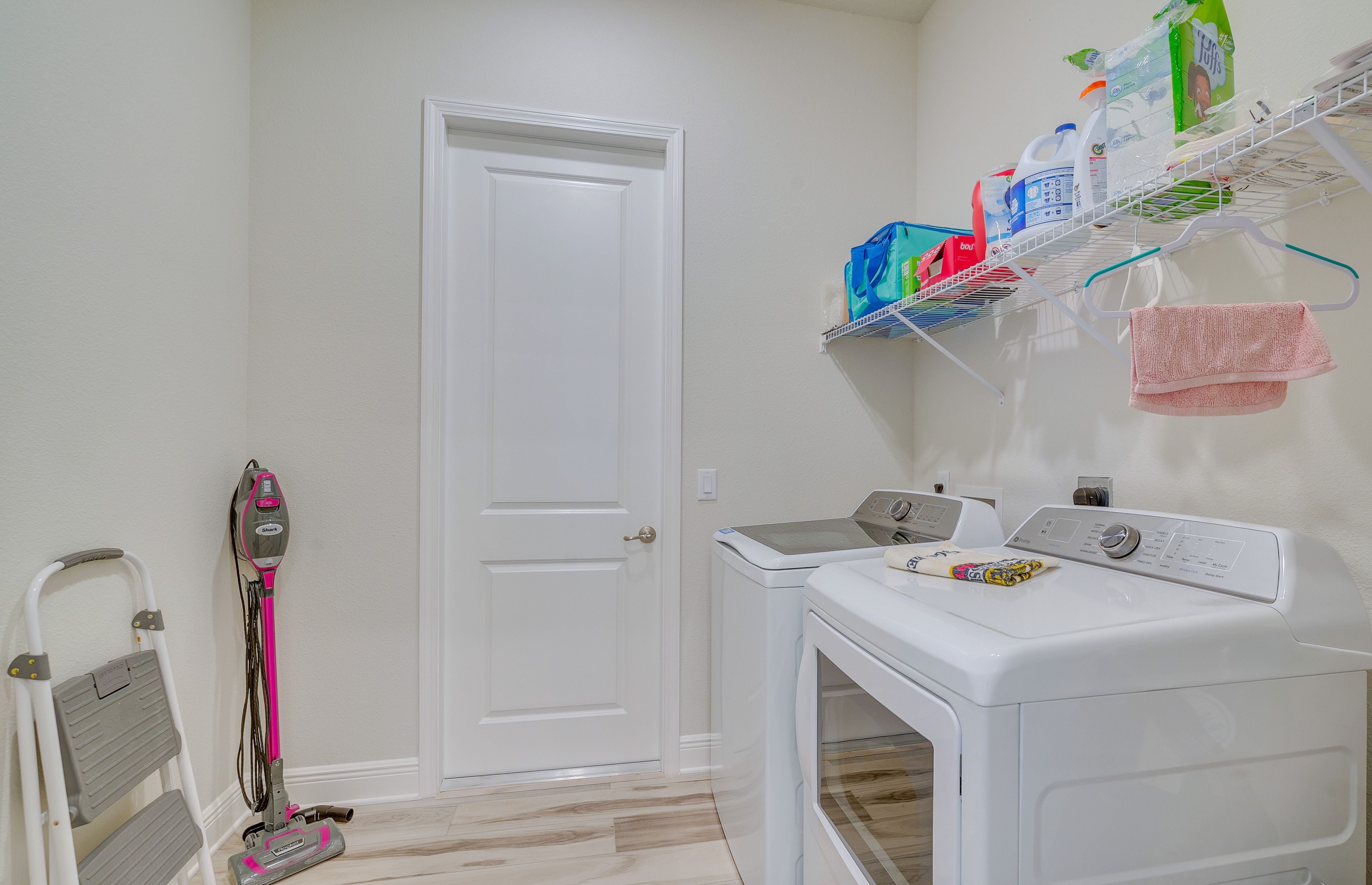 Laundry Room | Washer & Dryer
