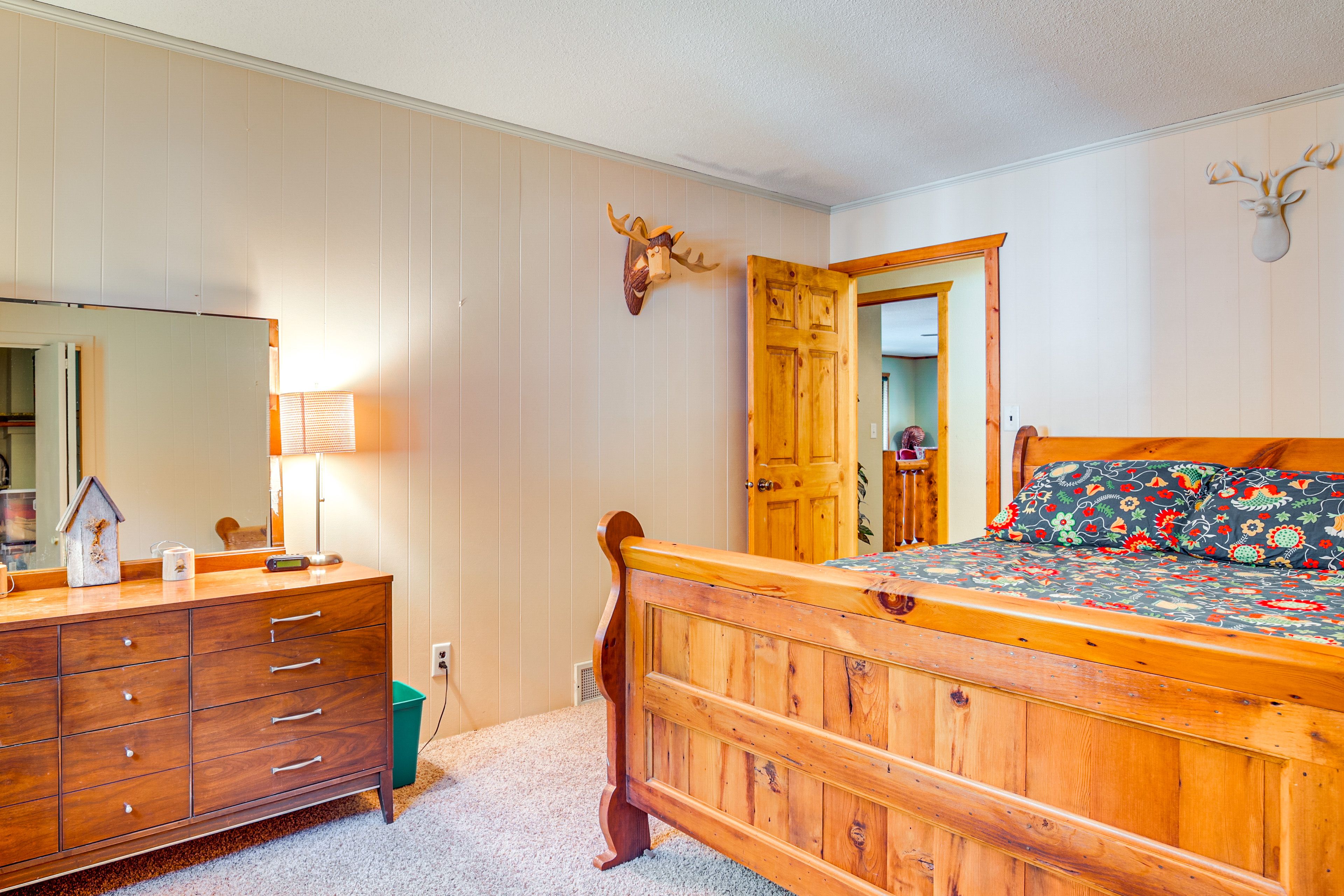 Bedroom 2 | Queen Bed | Main Level