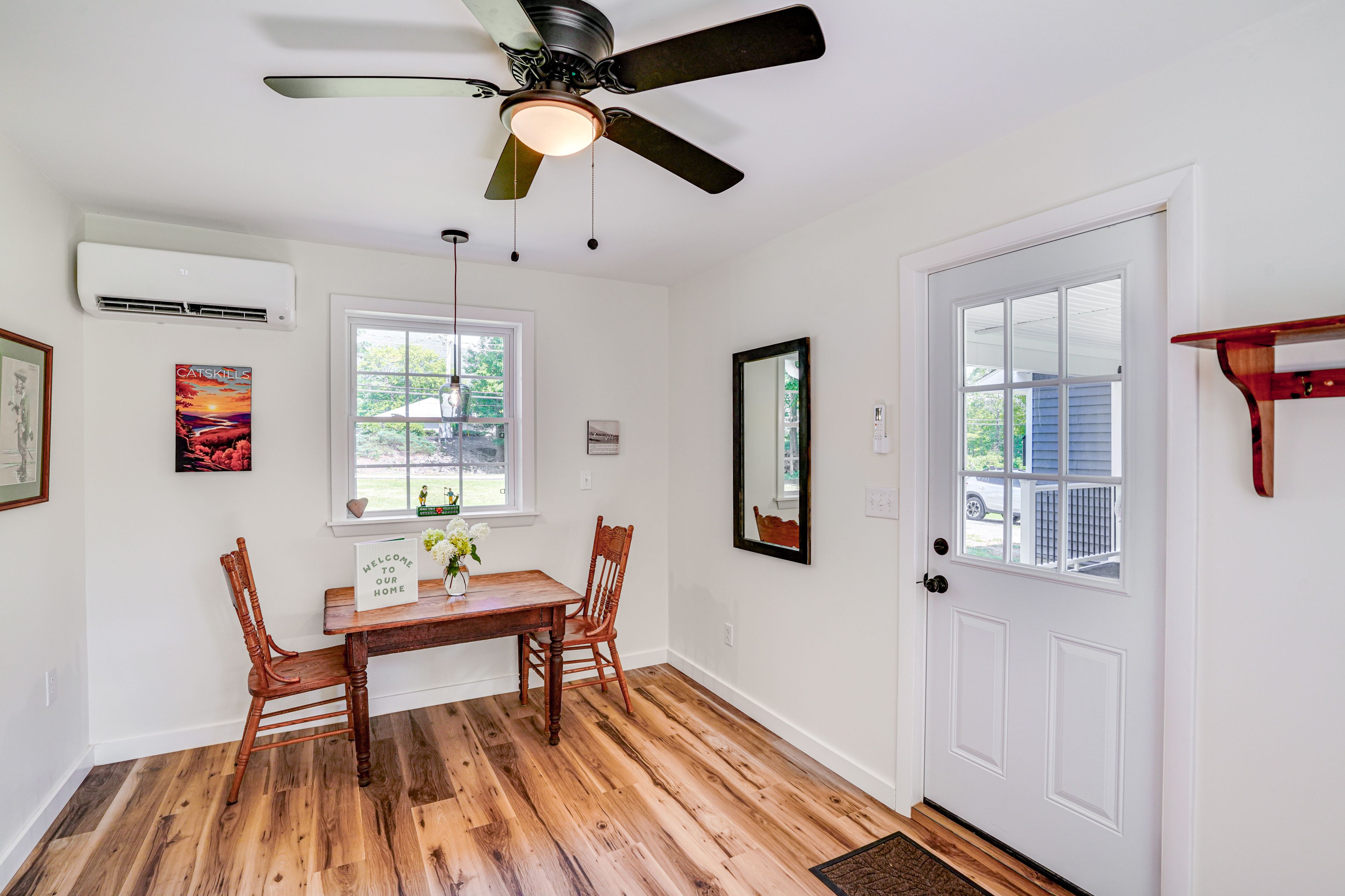 Entryway | 1 Interior Step Required