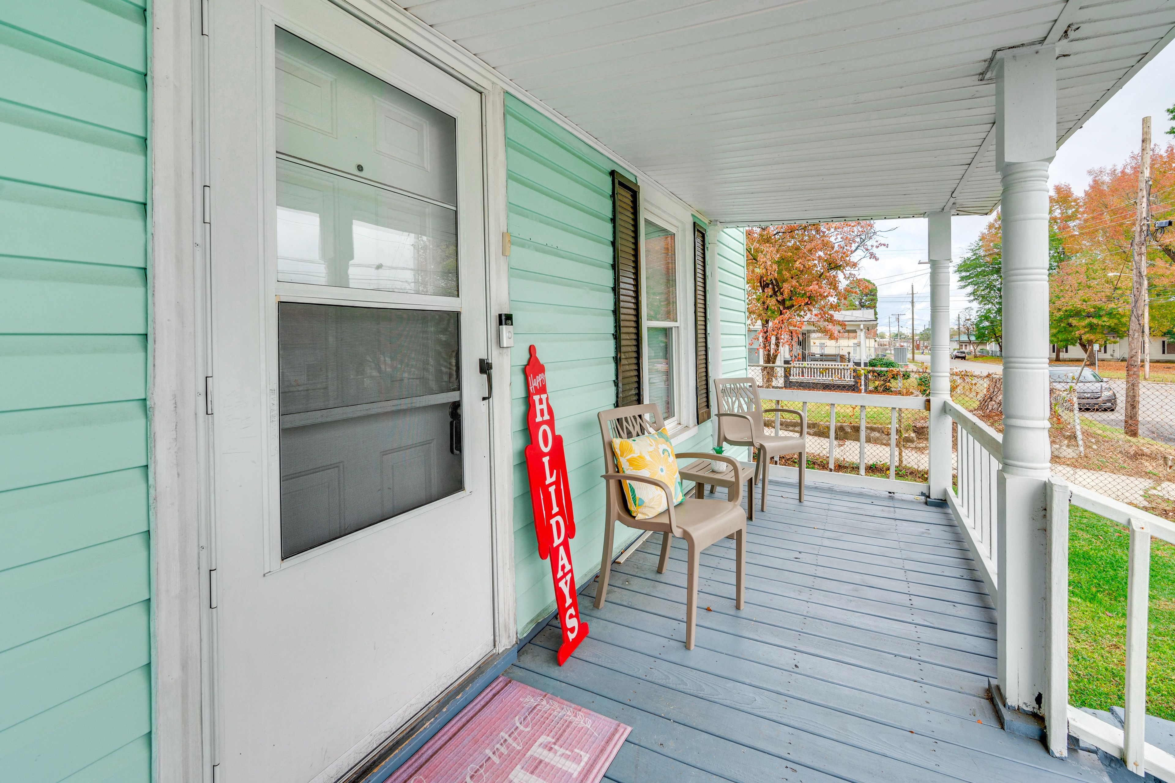 Front Porch | Fenced Yard | Fire Pit | Charcoal Grill