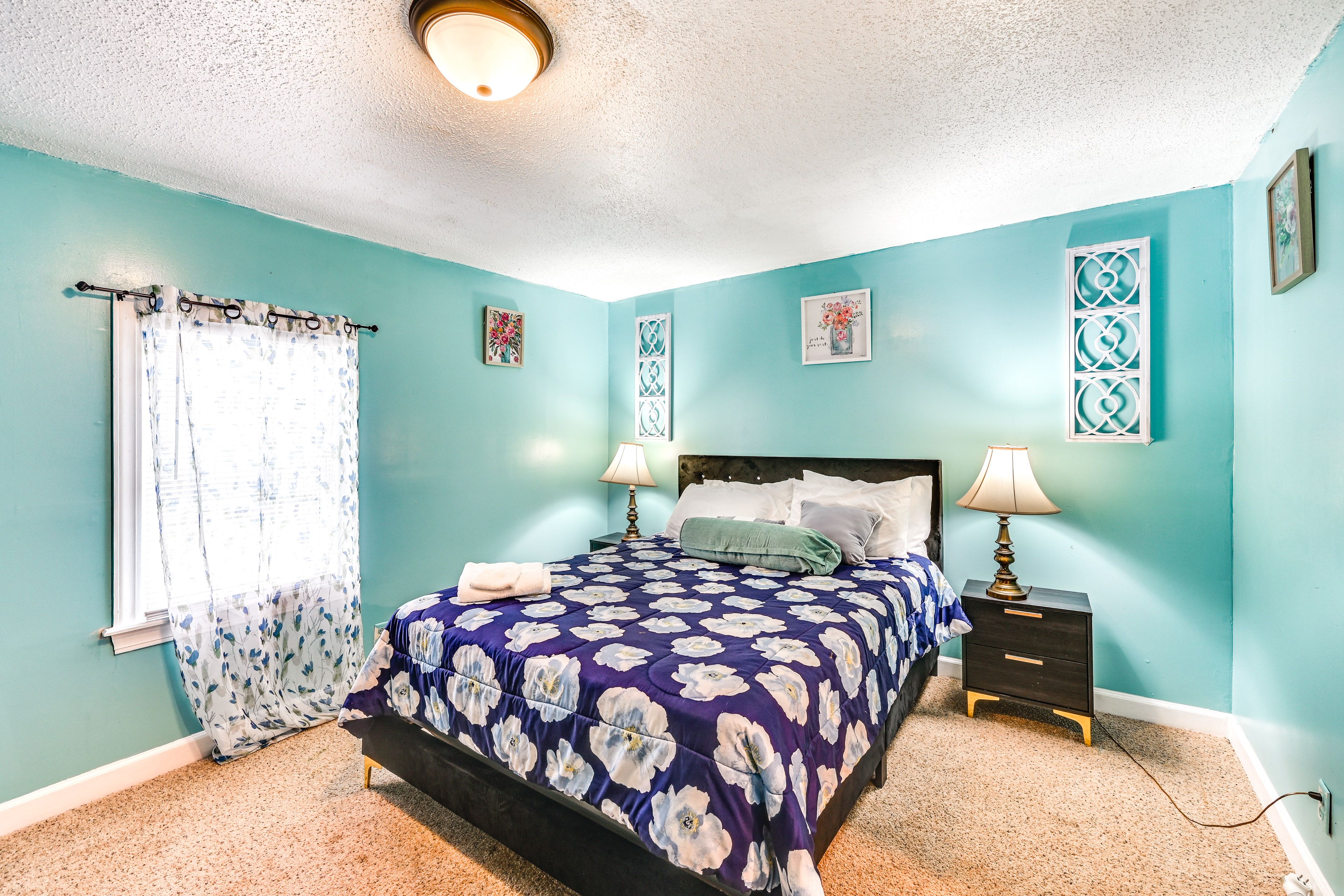 Bedroom 1 | Queen Bed | Linens Provided
