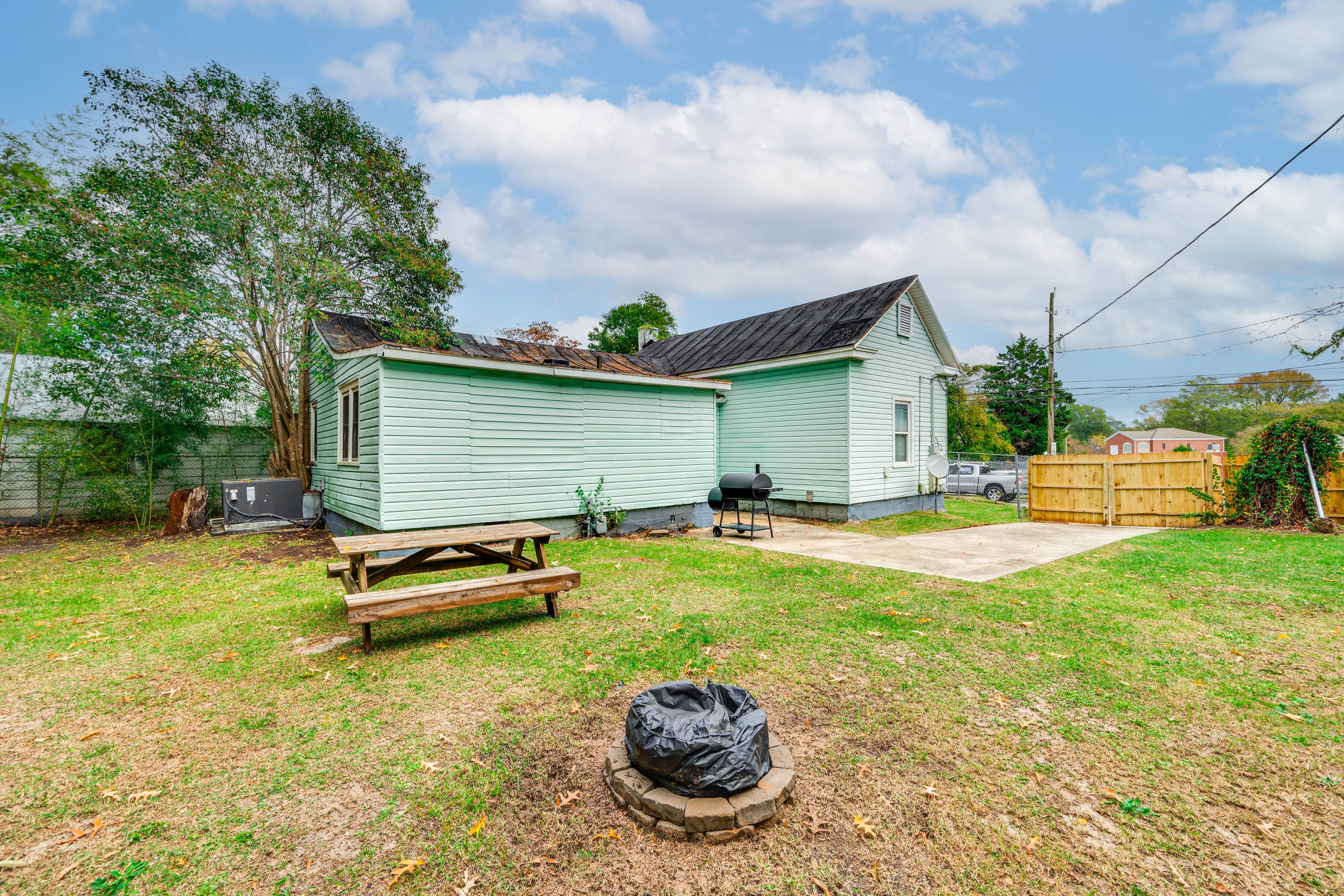 Greenville Vacation Rental | 3BR | 1BA | 1,300 Sq Ft | Stairs Required