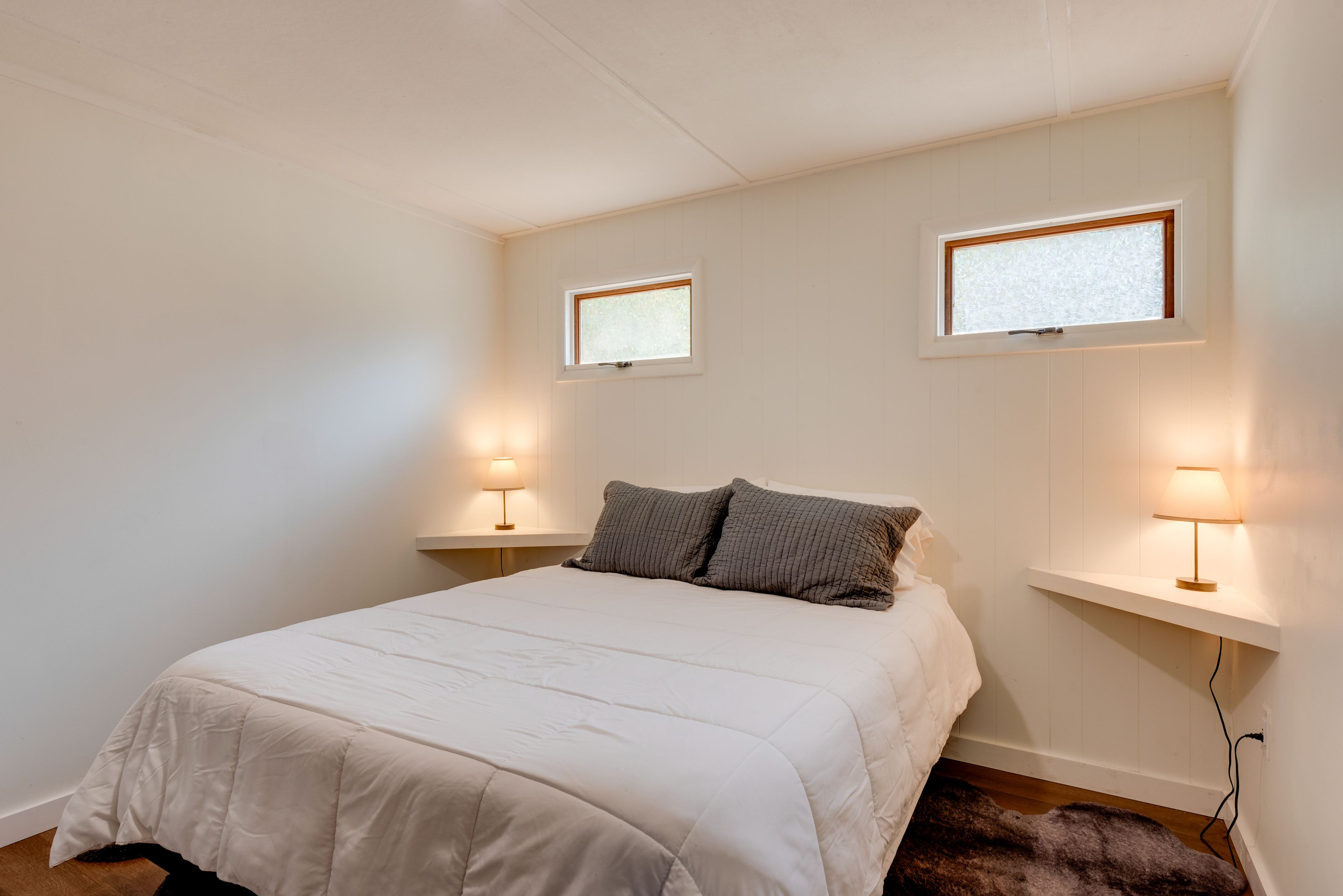 Bedroom 1 | Queen Bed