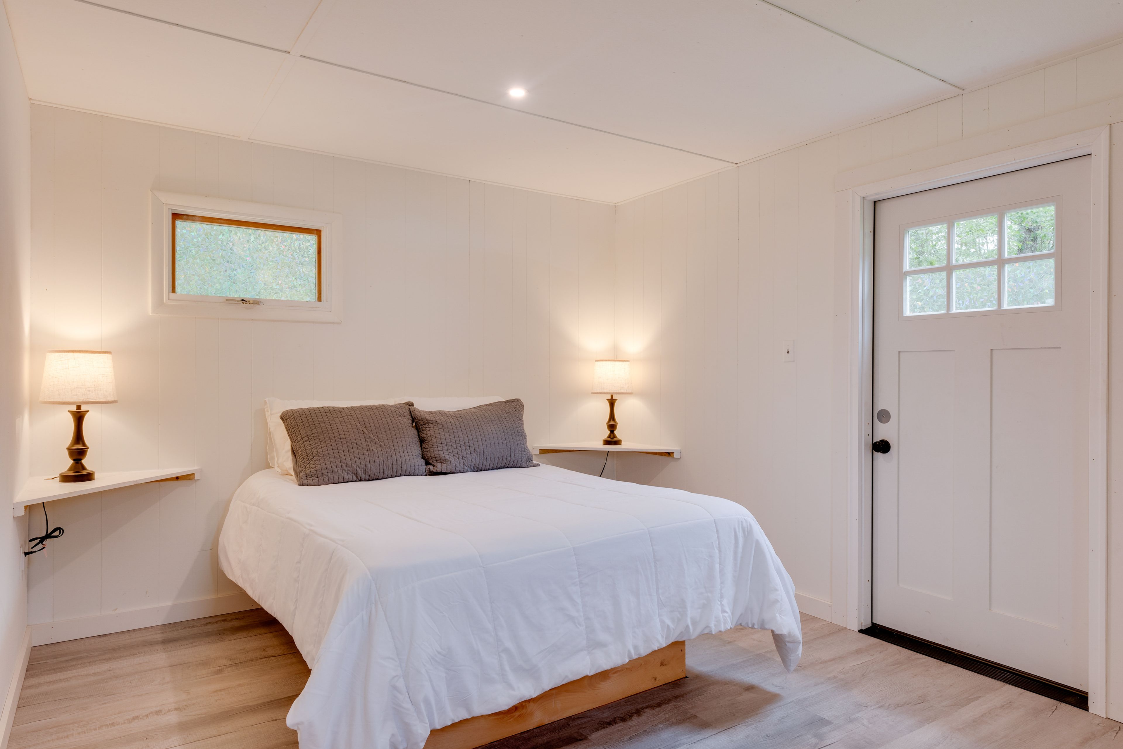 Bedroom 2 | Queen Bed