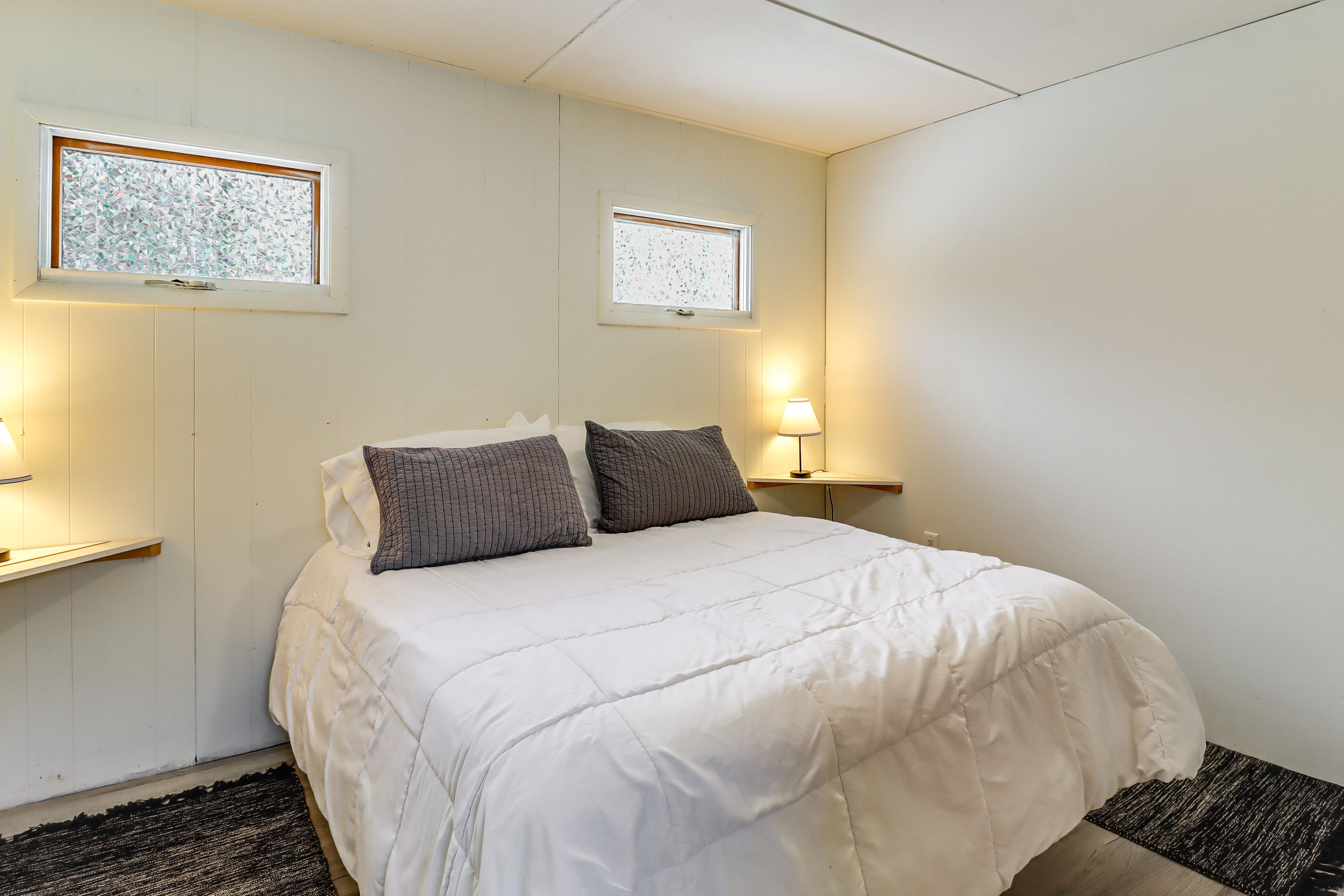 Bedroom 1 | Queen Bed | Linens Provided