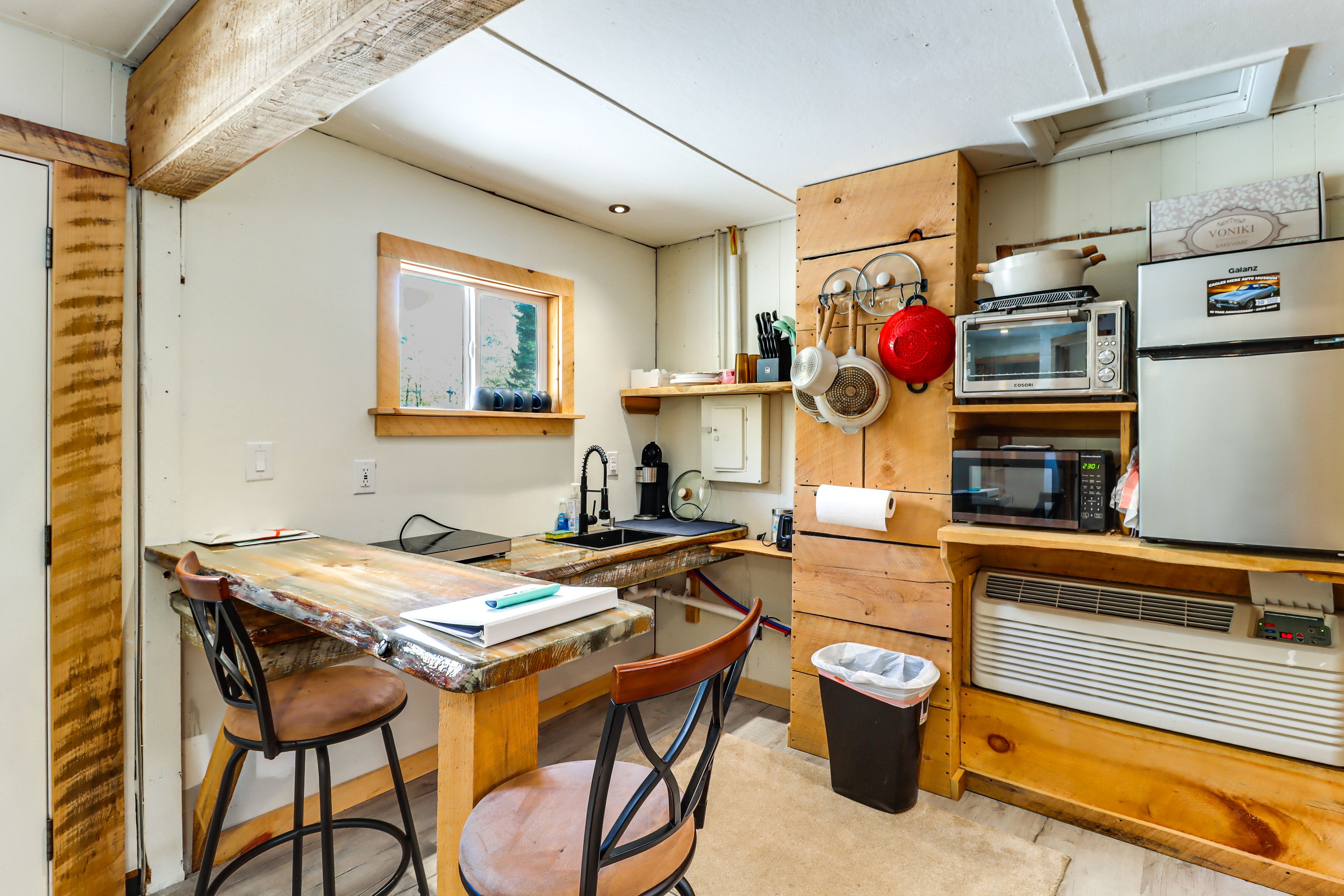 Kitchenette | Keurig Coffee Maker