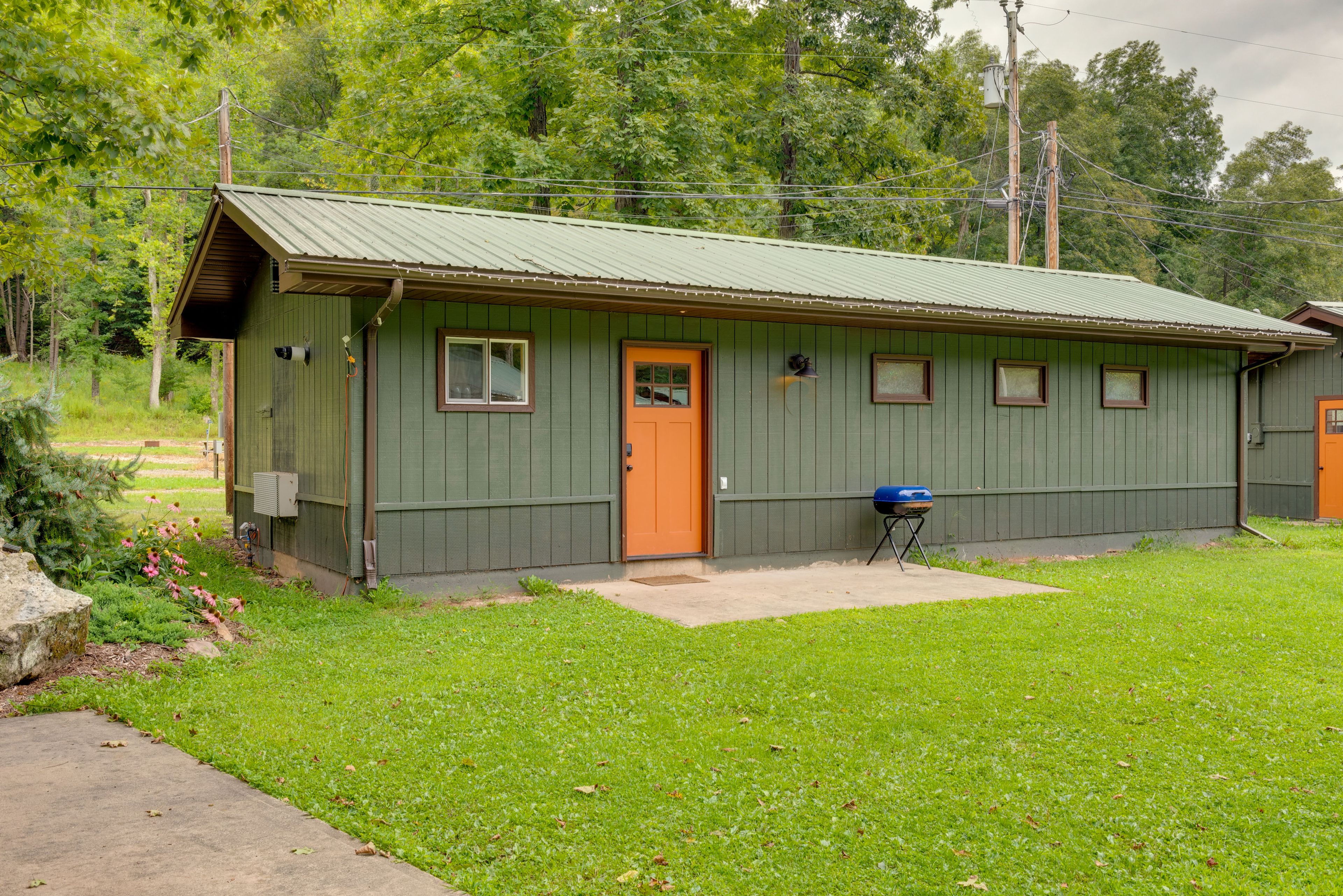 Hillsgrove Vacation Rental | 2BR | 1BA | 640 Sq Ft | 1 Step to Enter