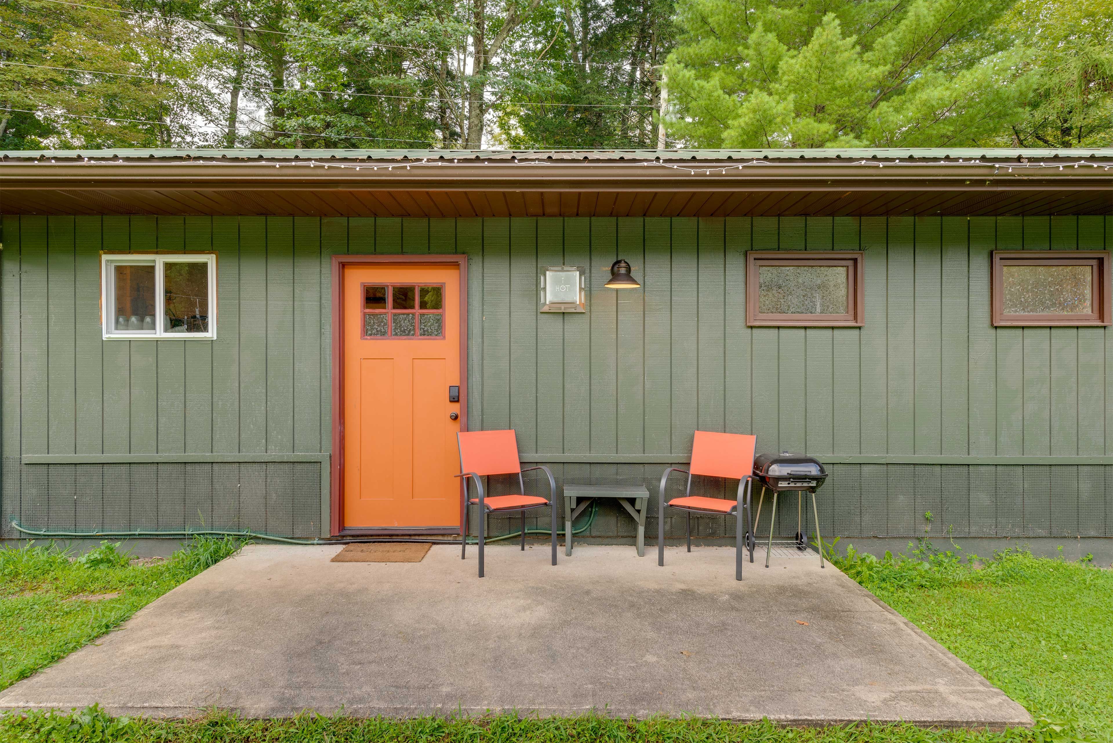 Property Exterior | Single-Story Cabin