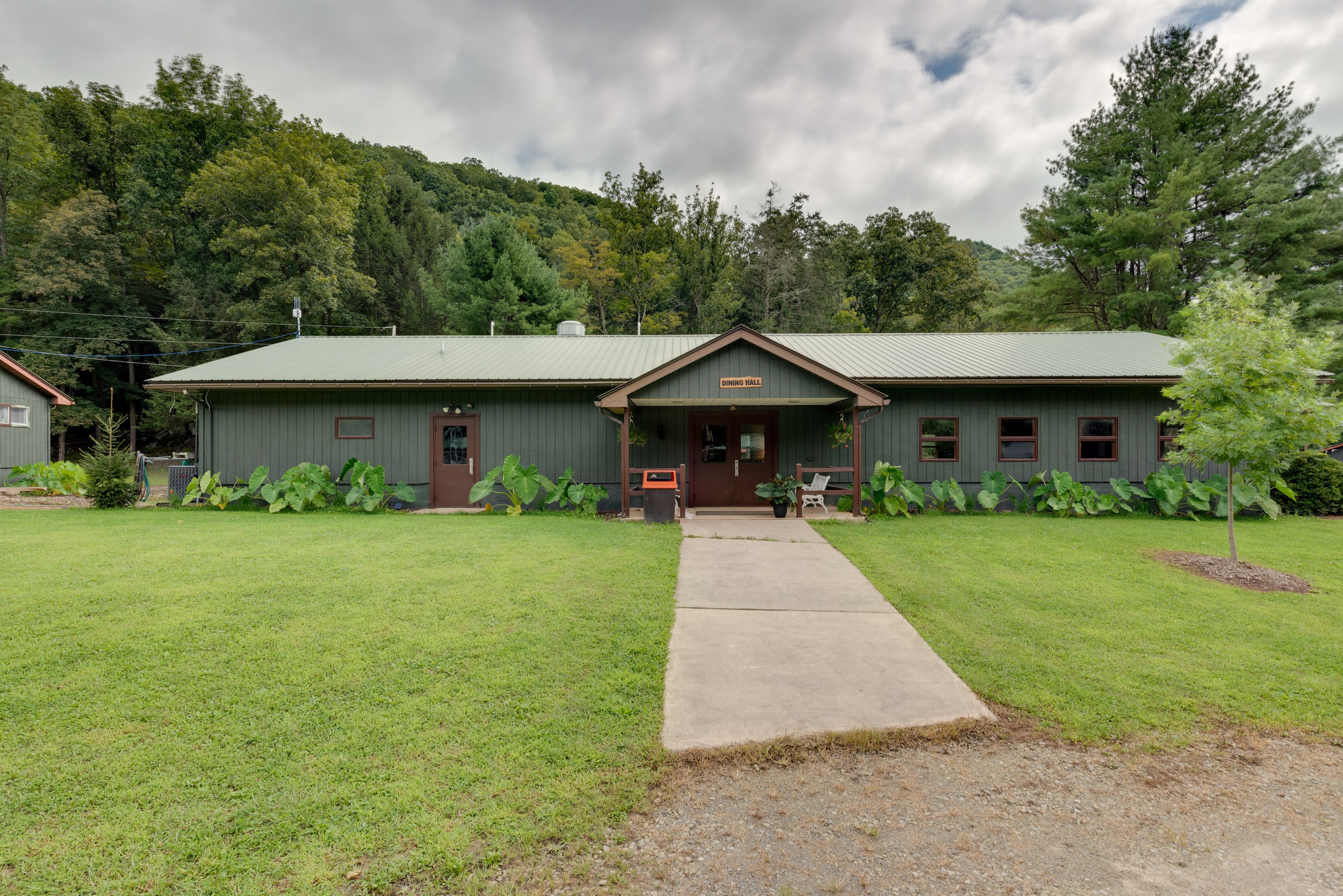 Community Amenities | Dining Hall/Recreation Center
