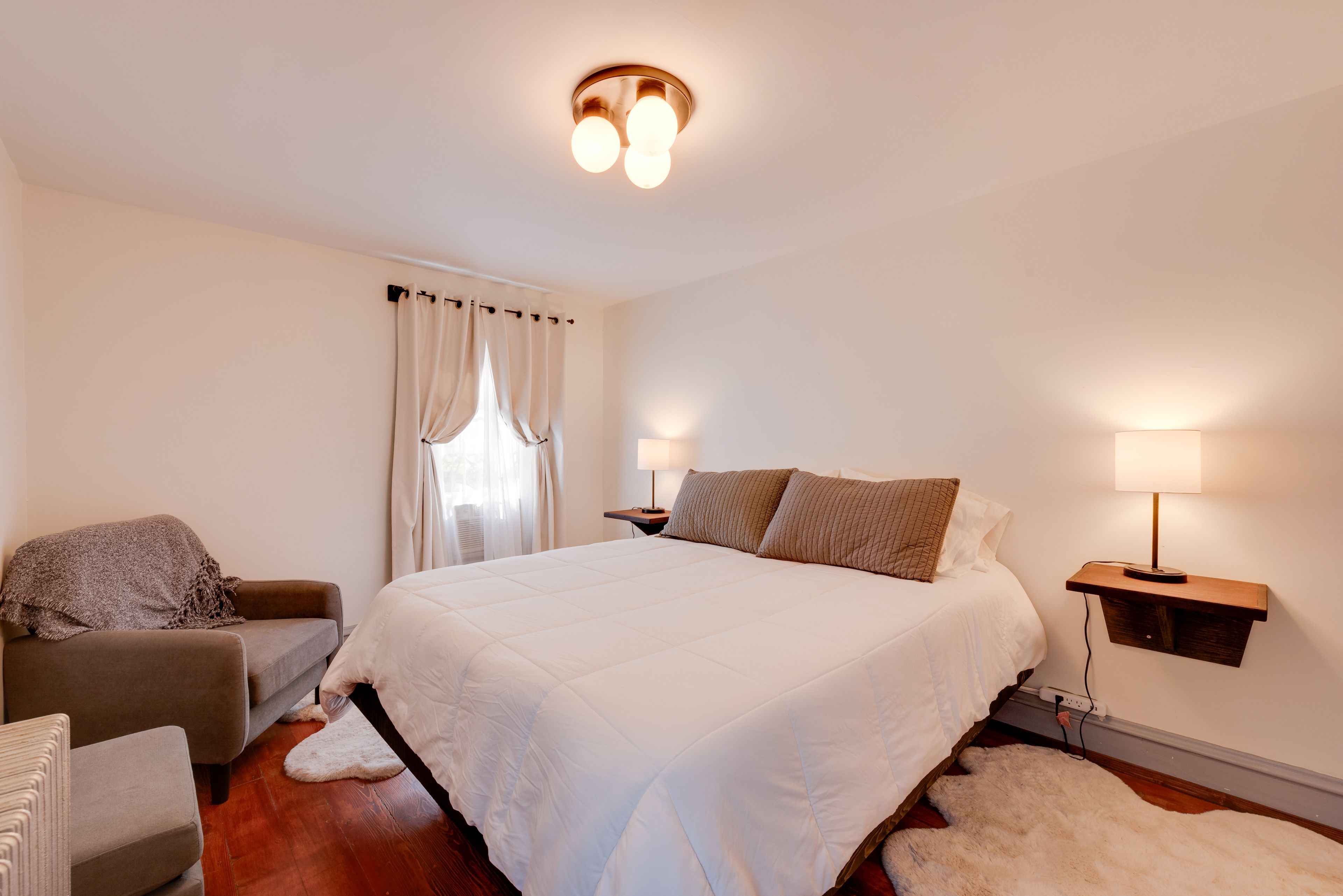 Bedroom 3 | 2nd Floor | Queen Bed