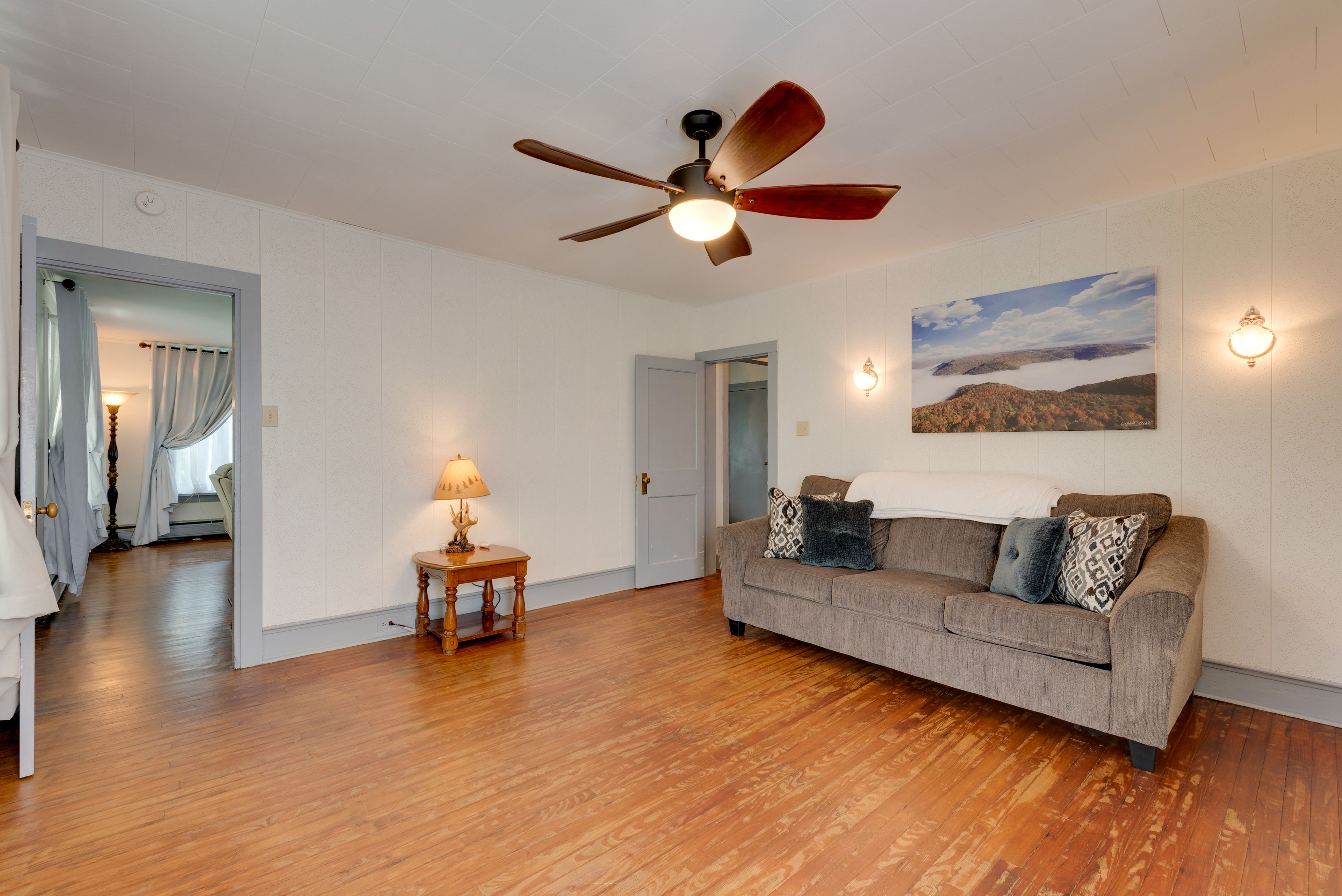 Bonus Room | 1st Floor | Queen Sleeper Sofa | Central A/C & Heating