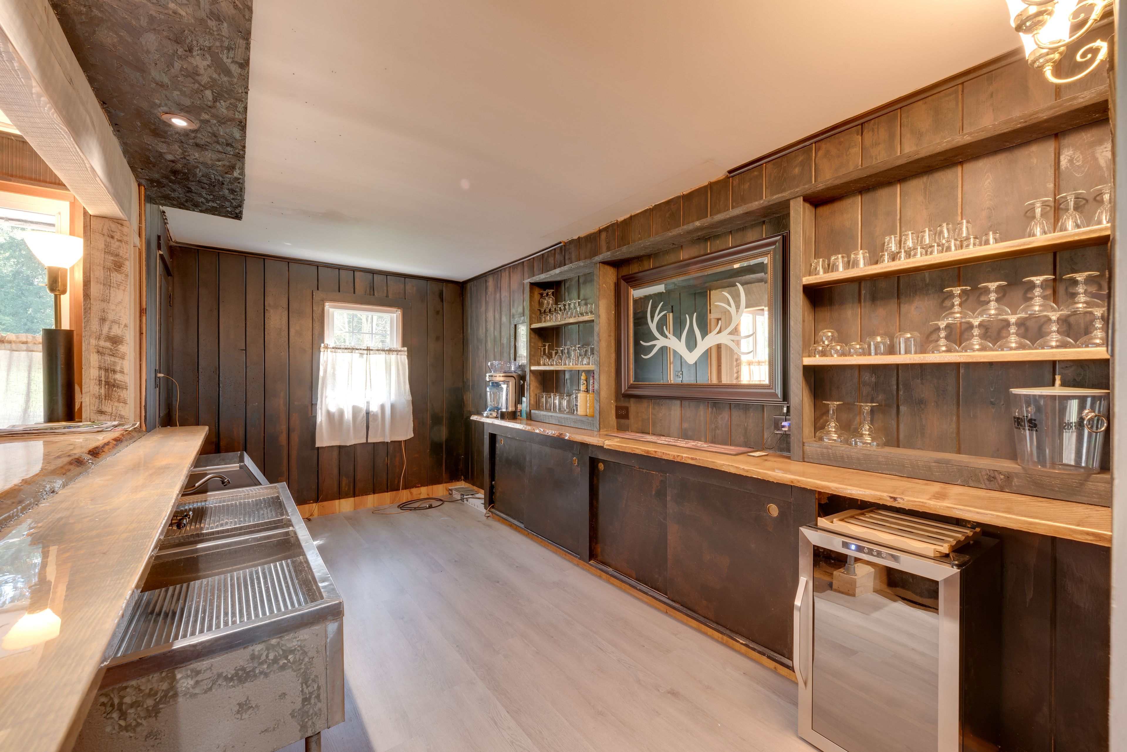 Game Room | 1st Floor | Wet Bar | Beverage Fridge | Blender