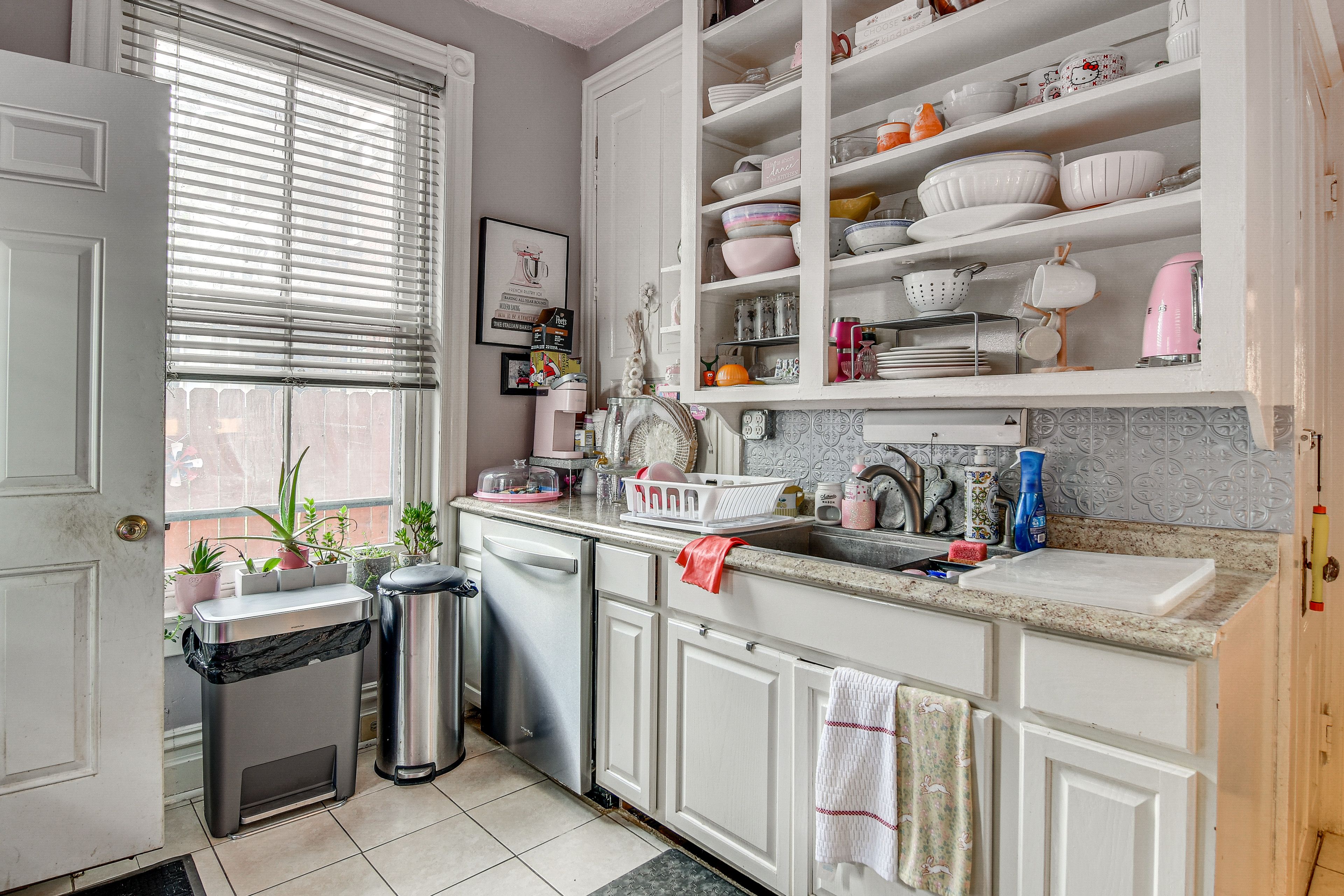 Kitchen | Blender | Crockpot | Trash Bags/Paper Towels
