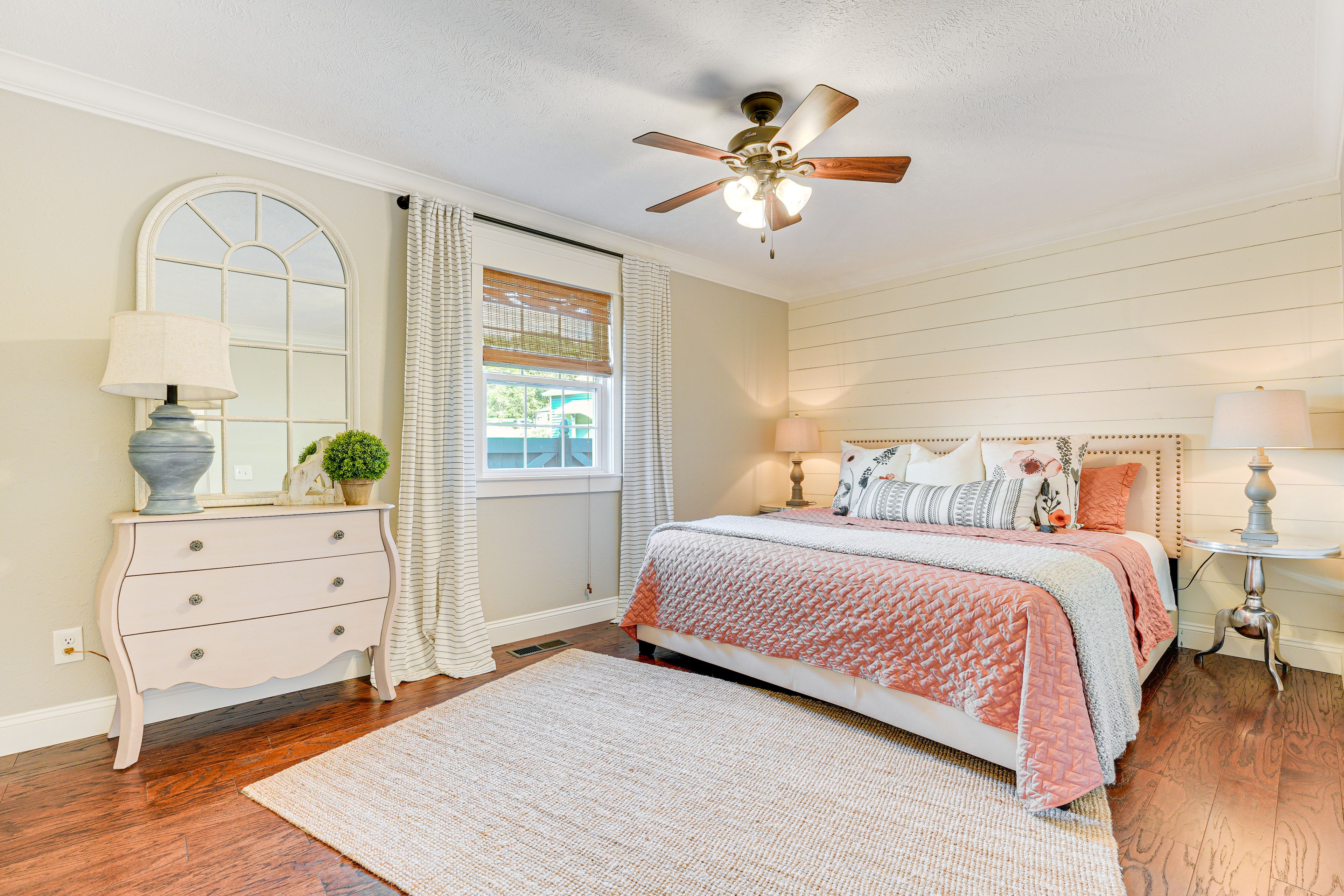 Bedroom 1 | King Bed | Linens Provided