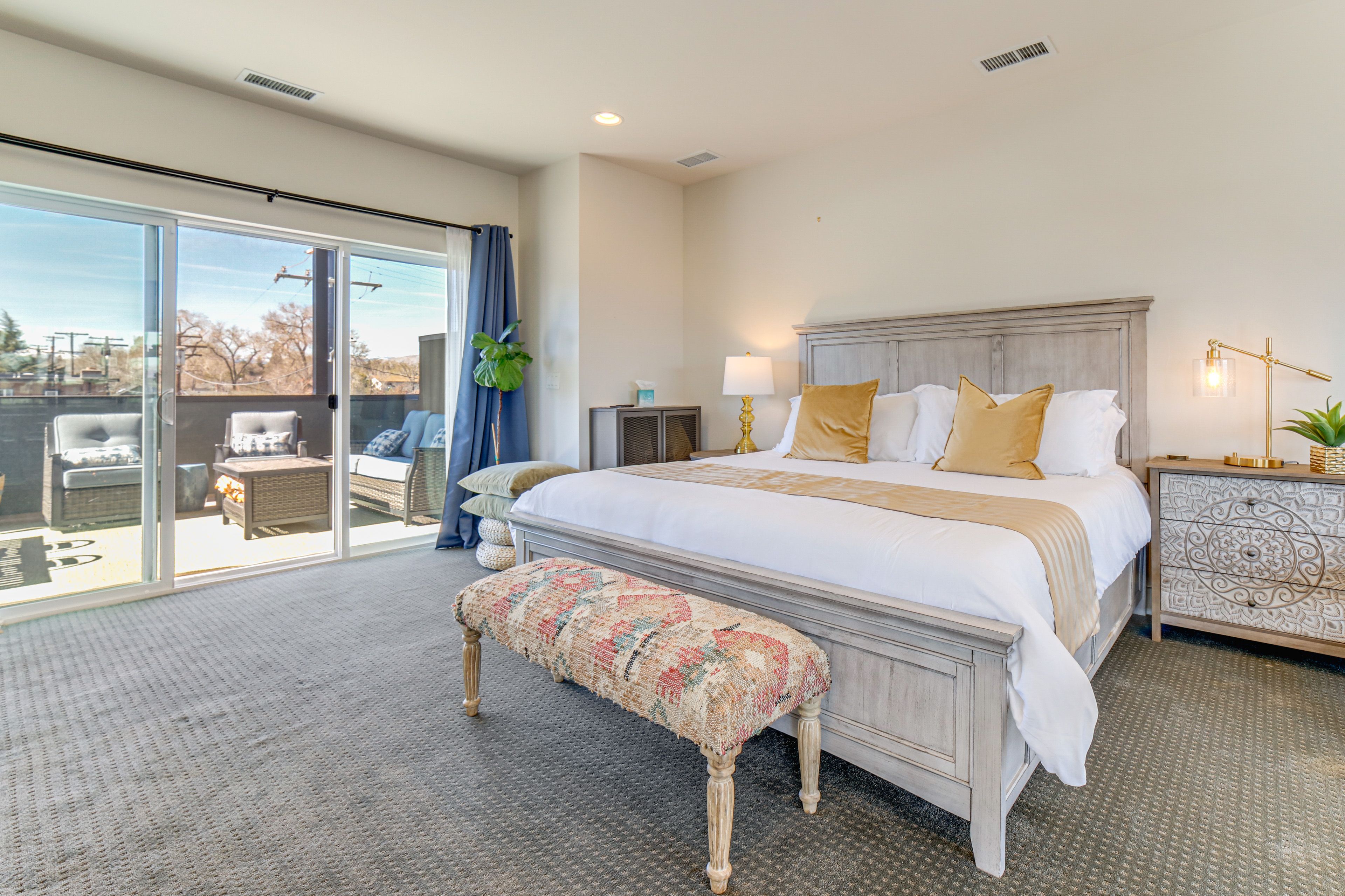 Loft | King Bed | 3rd Floor