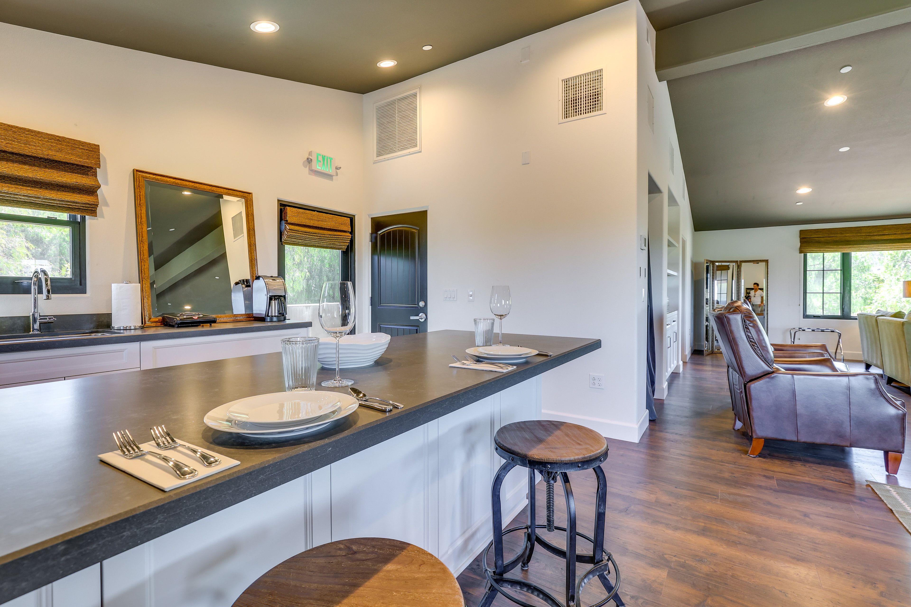 Kitchenette | Hot Plate | Drip Coffee Pot