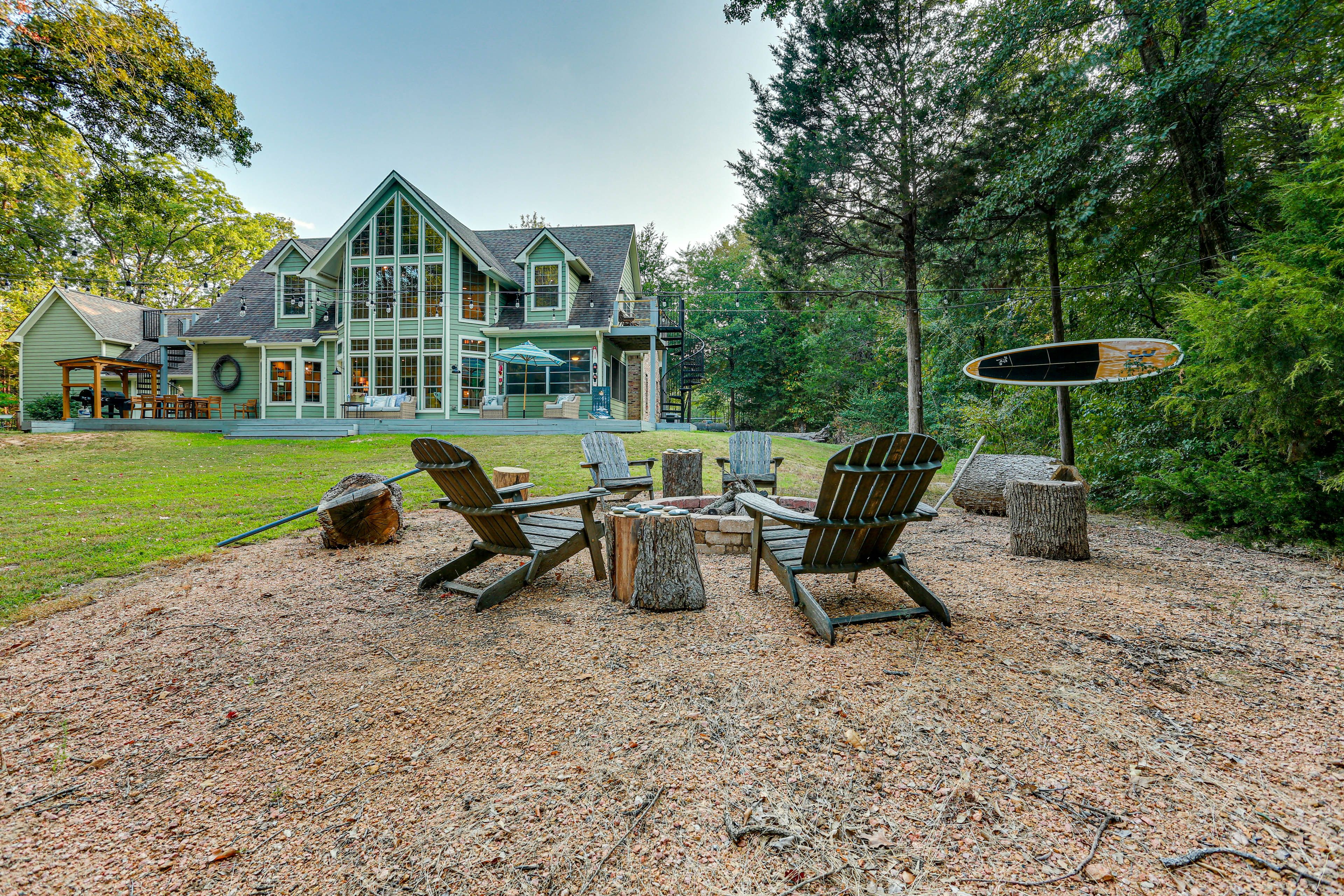Bonham Vacation Rental | 4BR | 3.5BA | Small Threshold to Enter | 2,900 Sq Ft