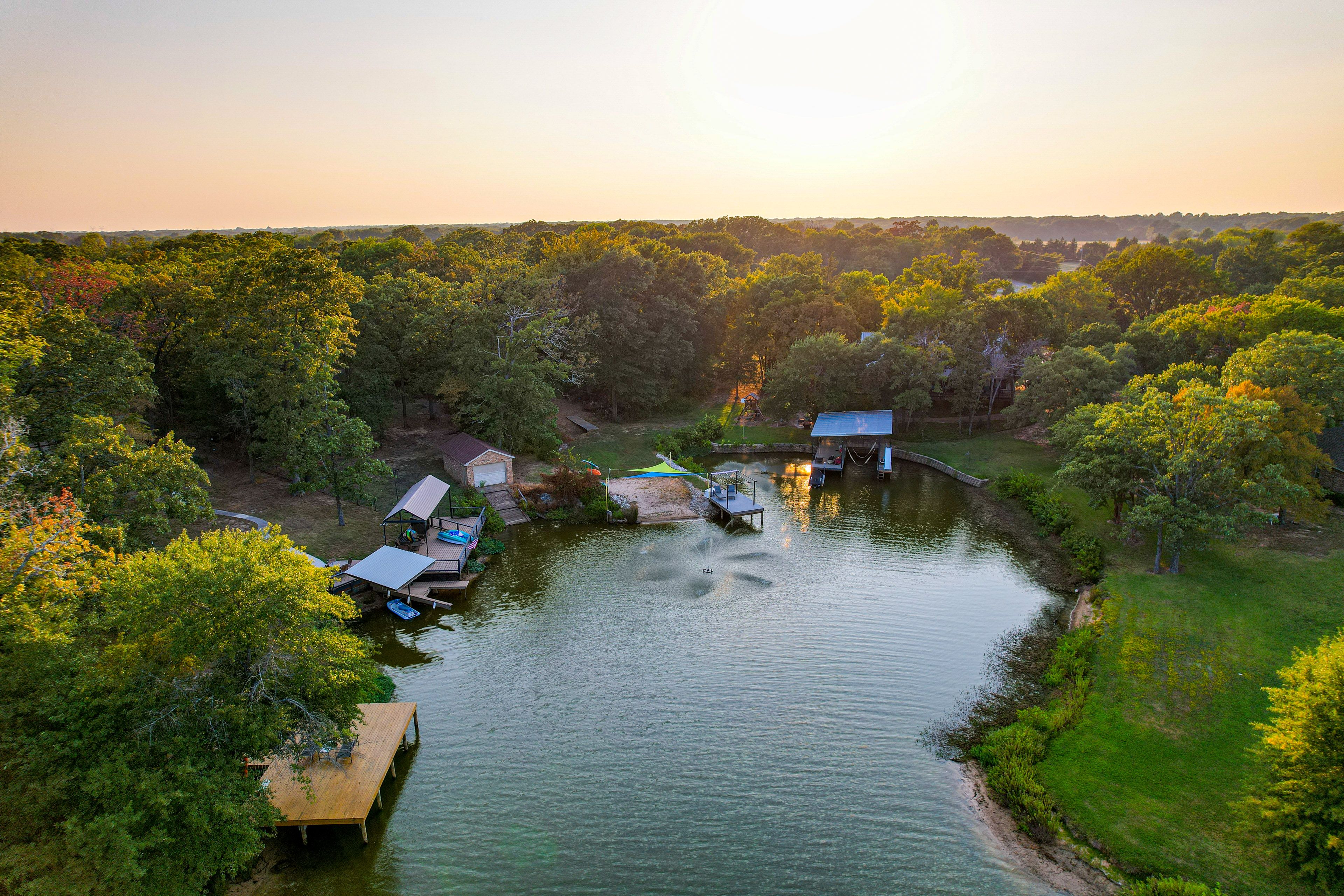 Lake Bonham On-Site | Private Boat Dock | Kayaks