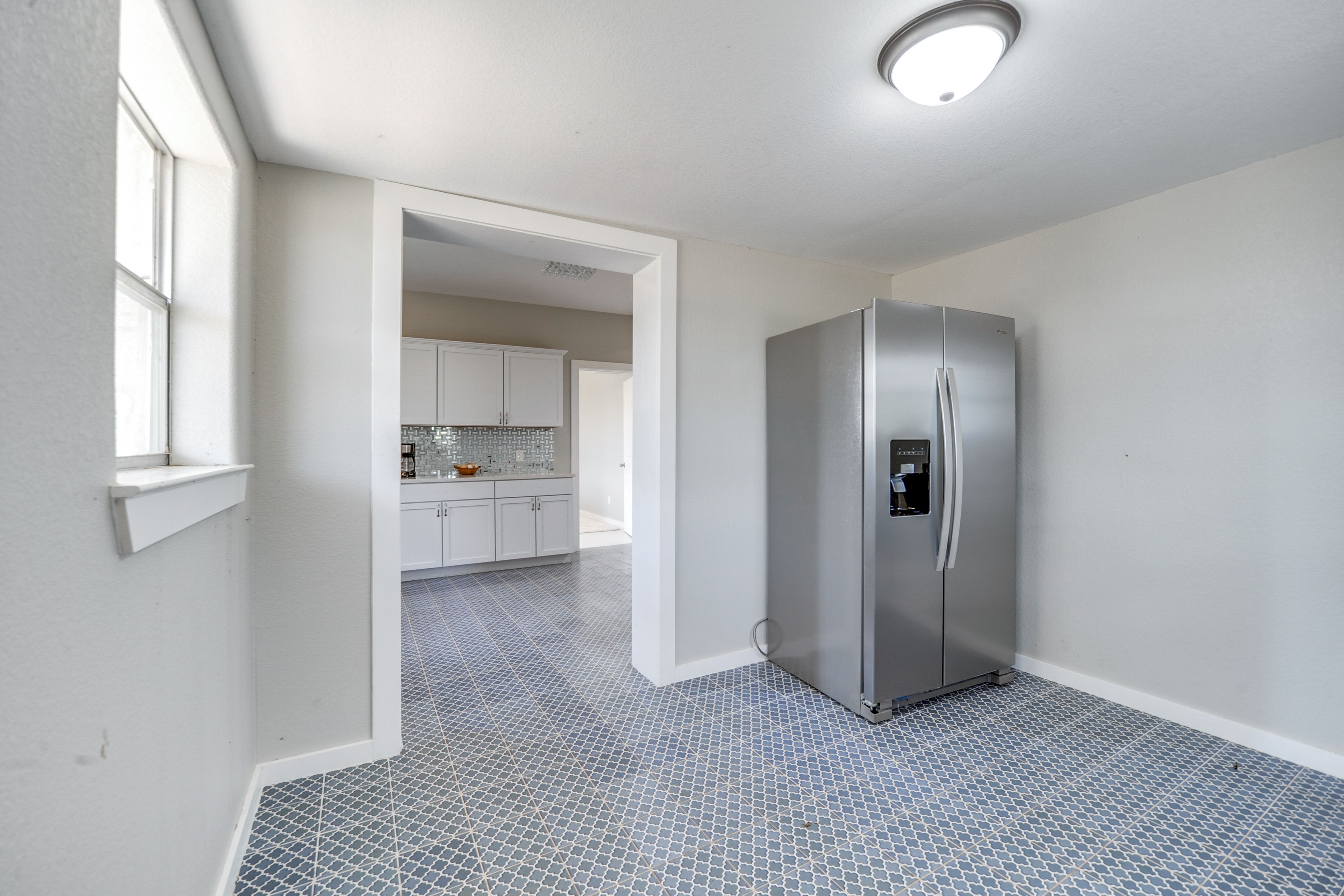Laundry Room | Refrigerator | Washer & Dryer