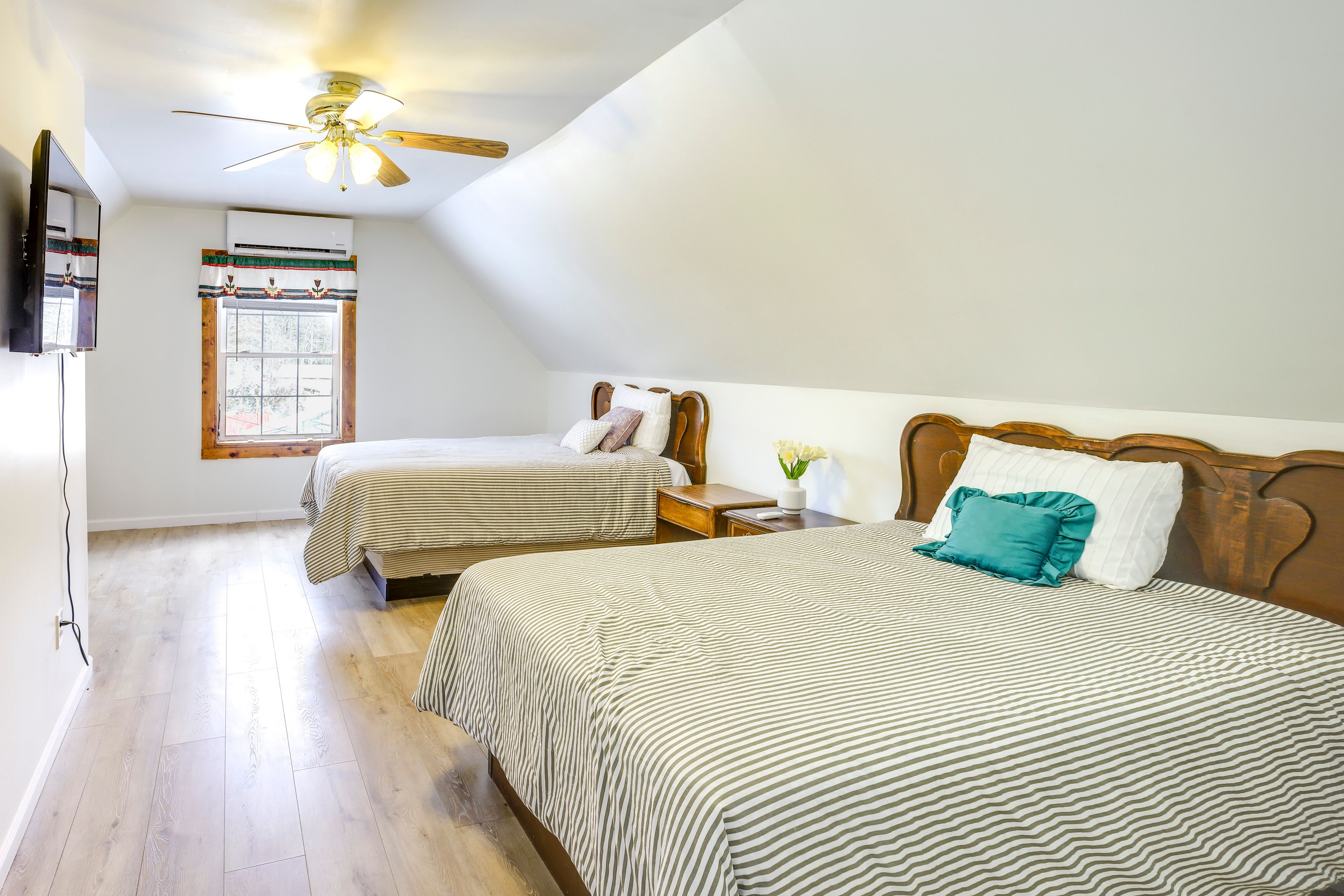 Bedroom 4 | 2 Full Beds | En-Suite Bathroom