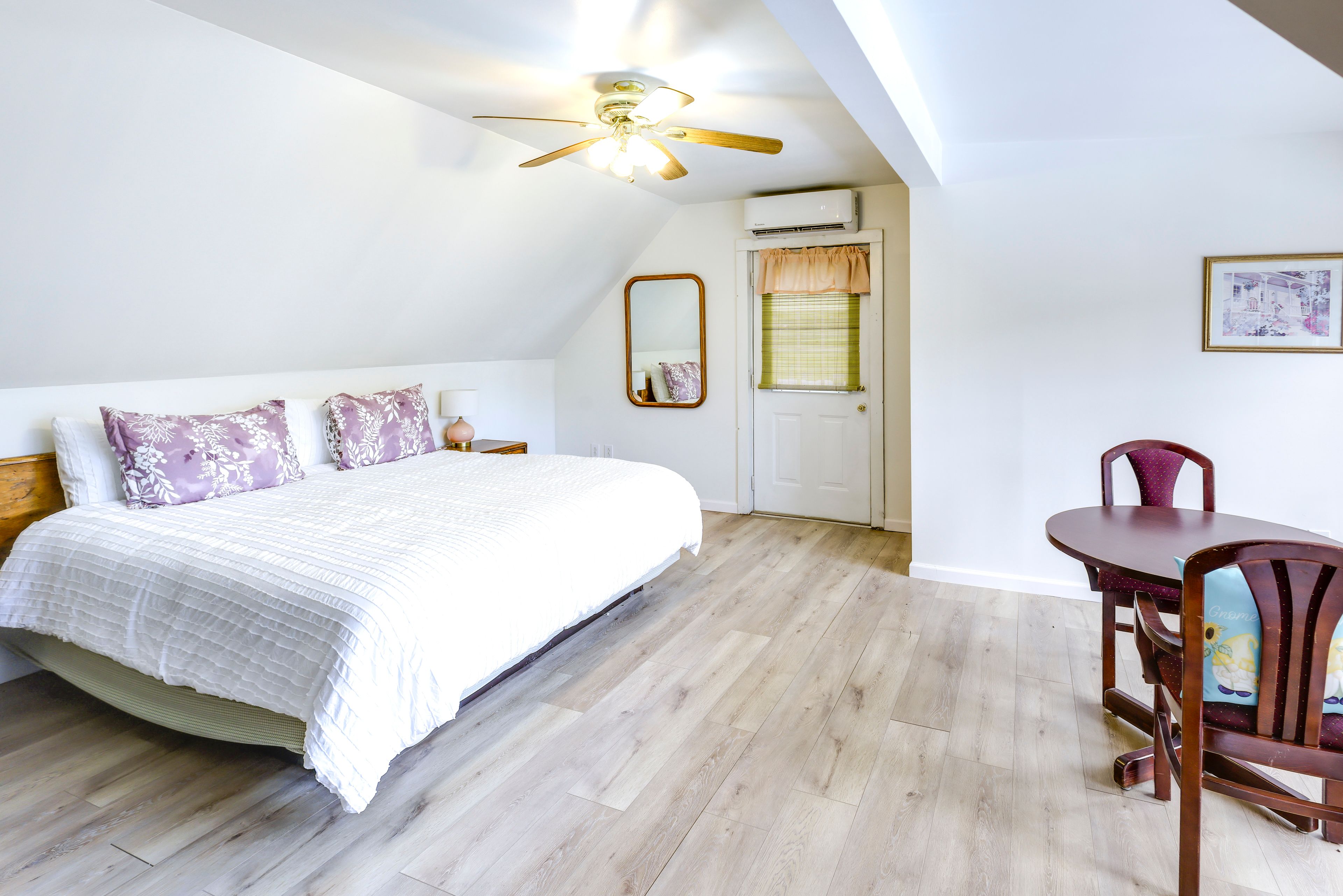 Bedroom 3 | King Bed | Flat-screen TV | Dining Table | Upper Level