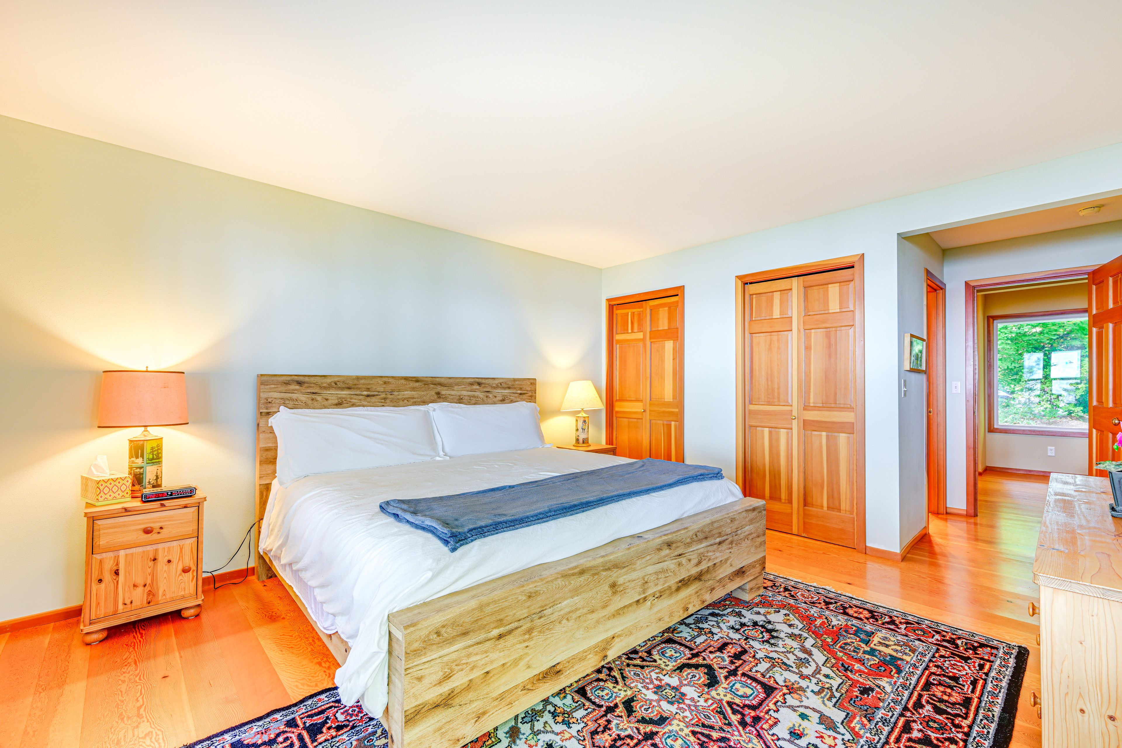 Bedroom 1 | King Bed | 1st Floor