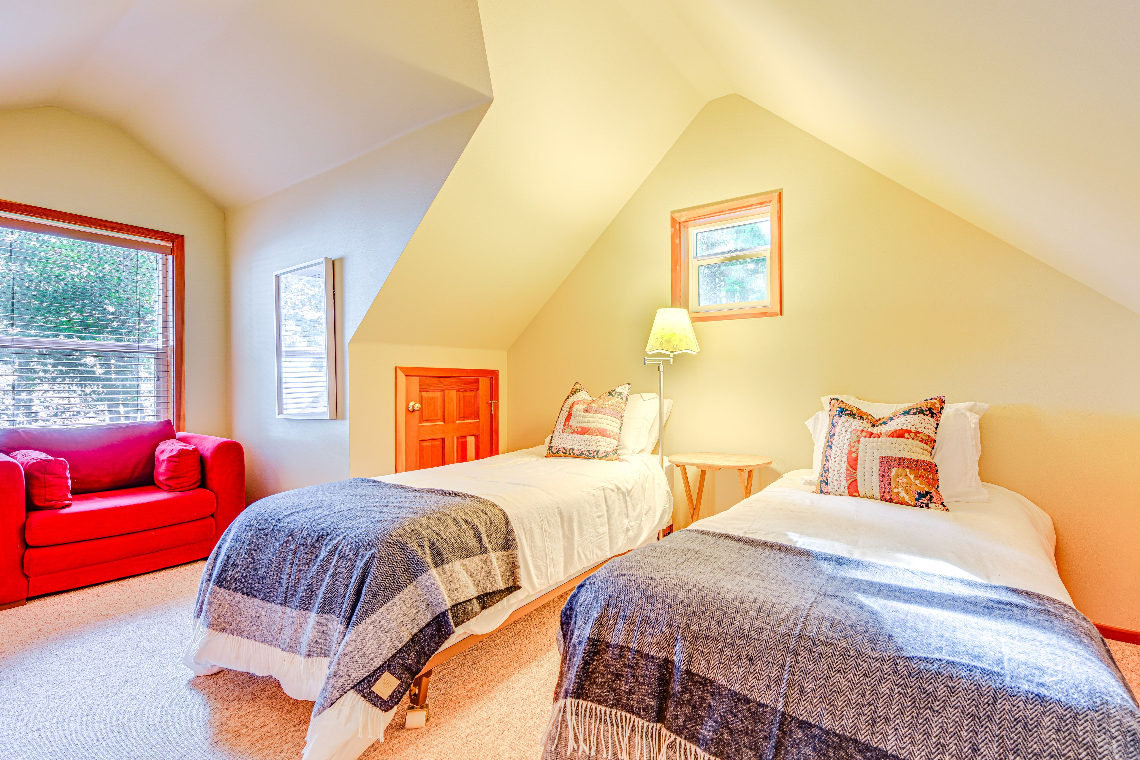 Bedroom 4 | 2 Twin Beds | 2nd Floor