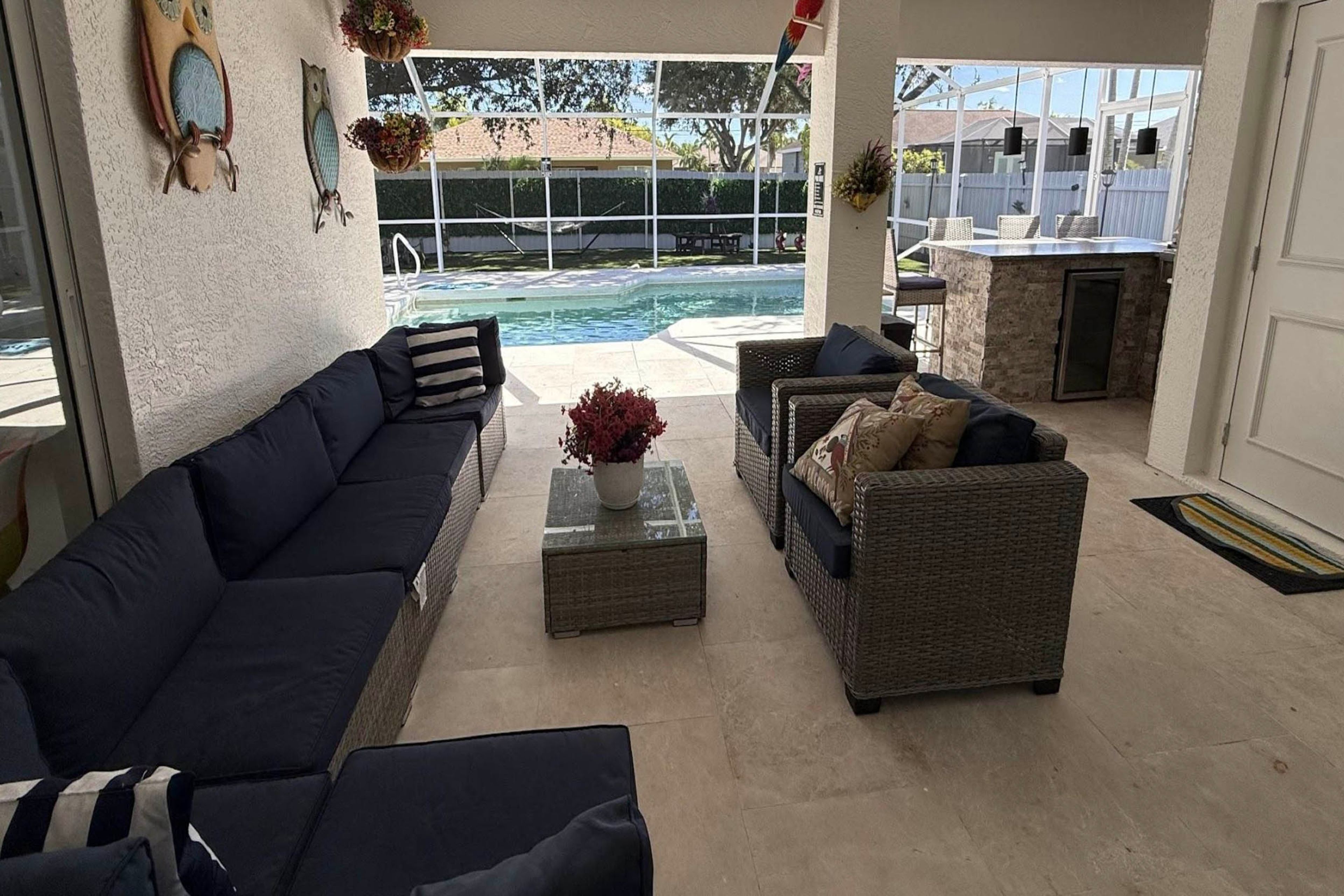 Furnished Lanai