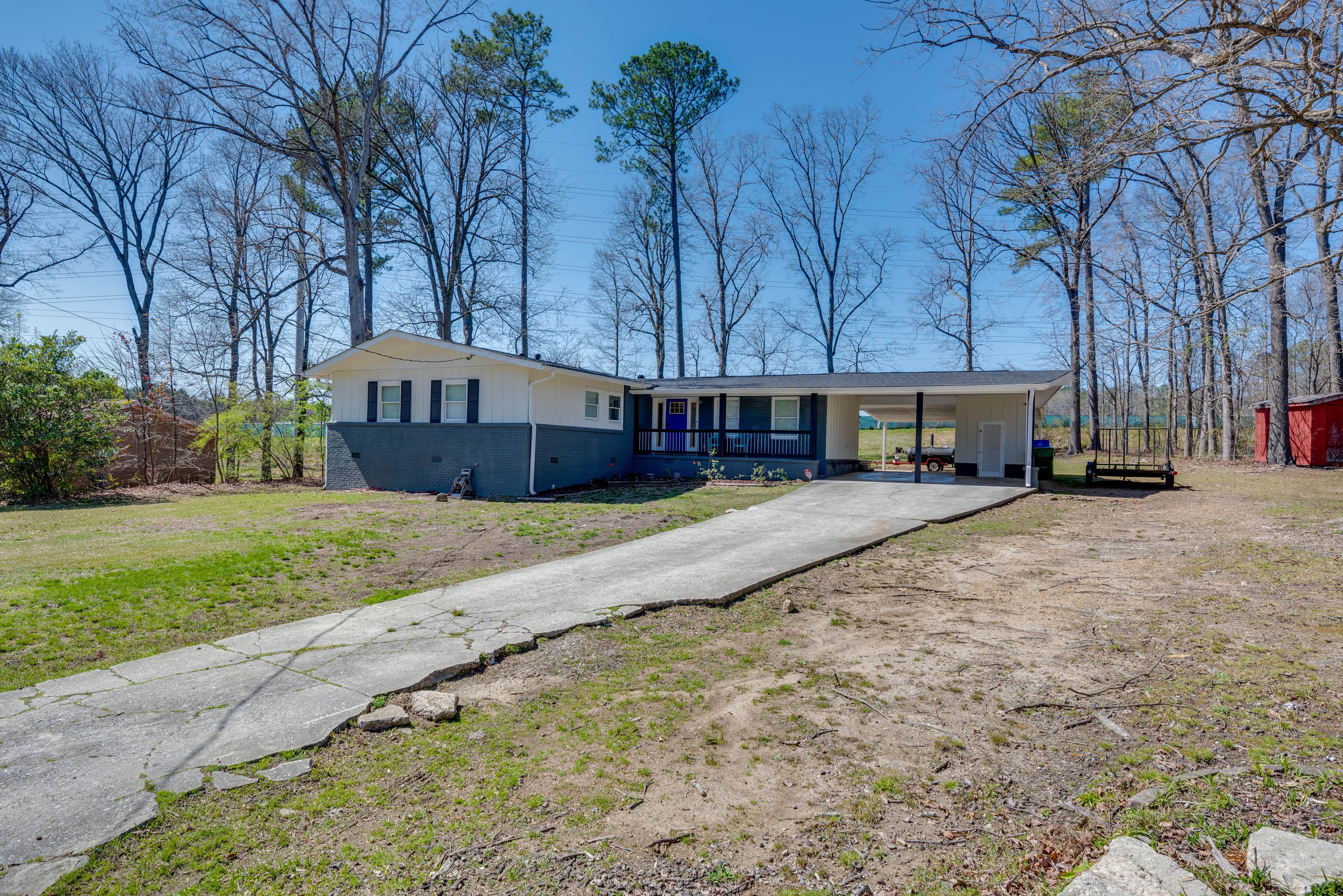 Parking | Driveway (4 Vehicles) | Carport (3 Vehicles)