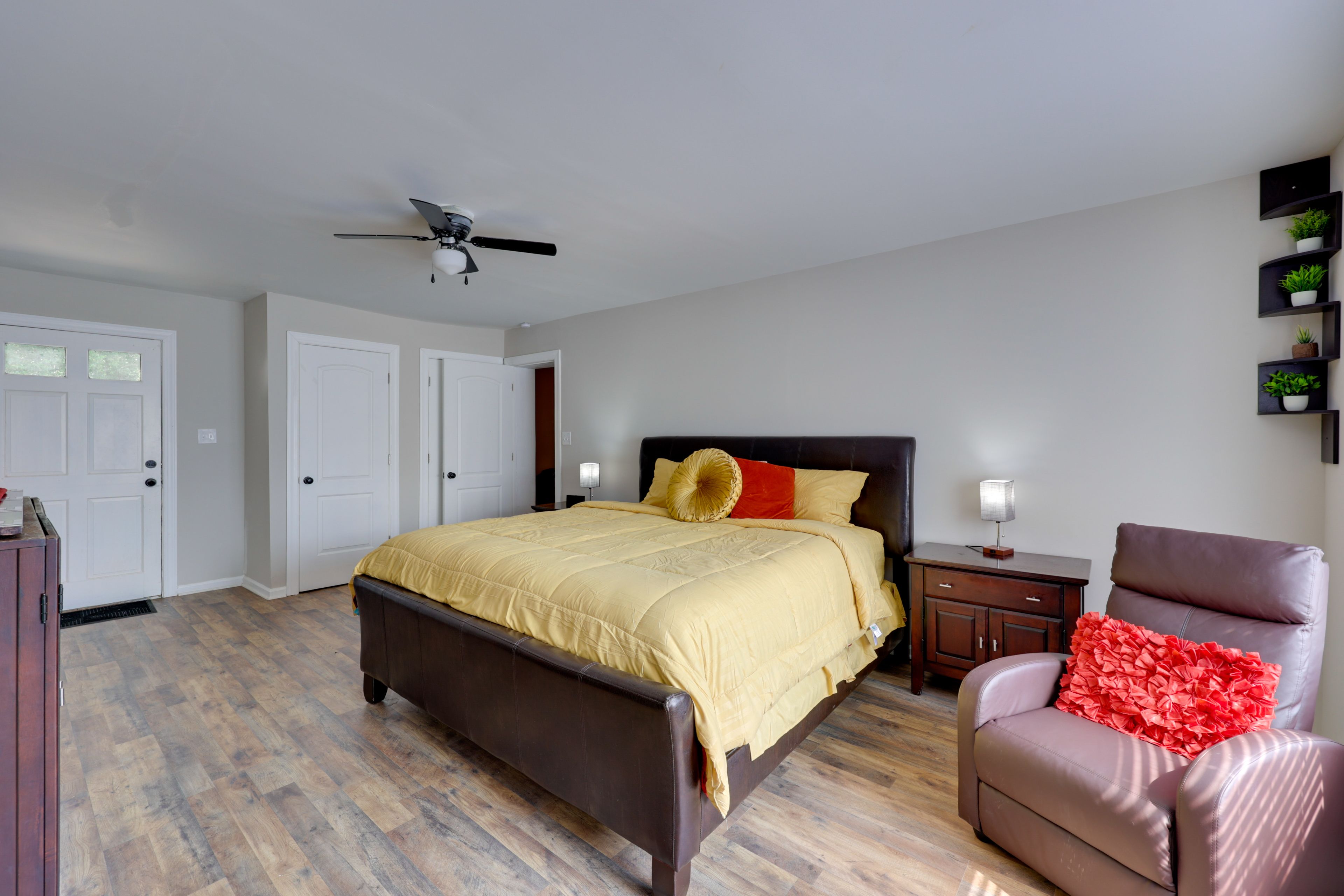 Bedroom 2 | King Bed | Linens Provided