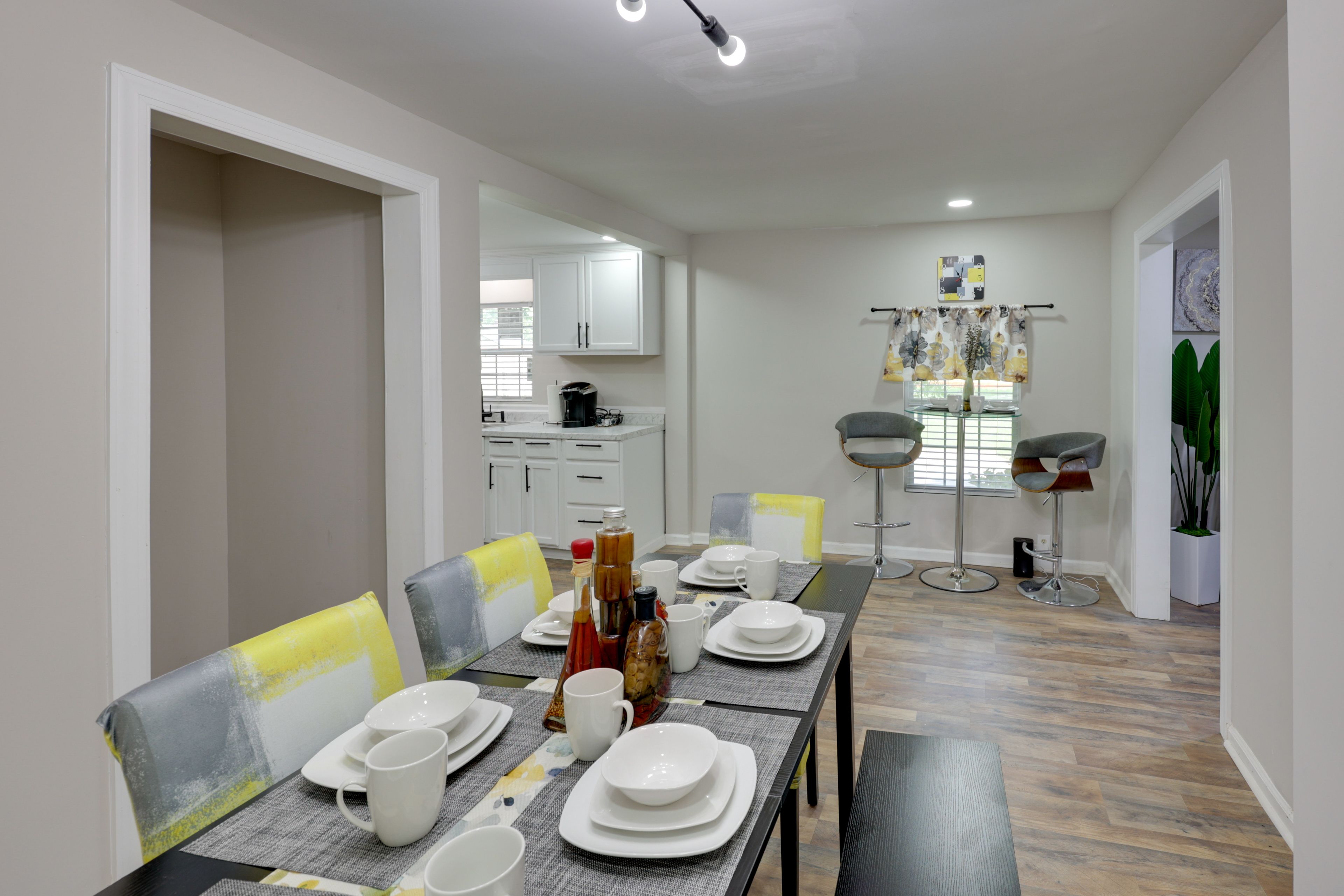 Dining Area | Dishware & Flatware