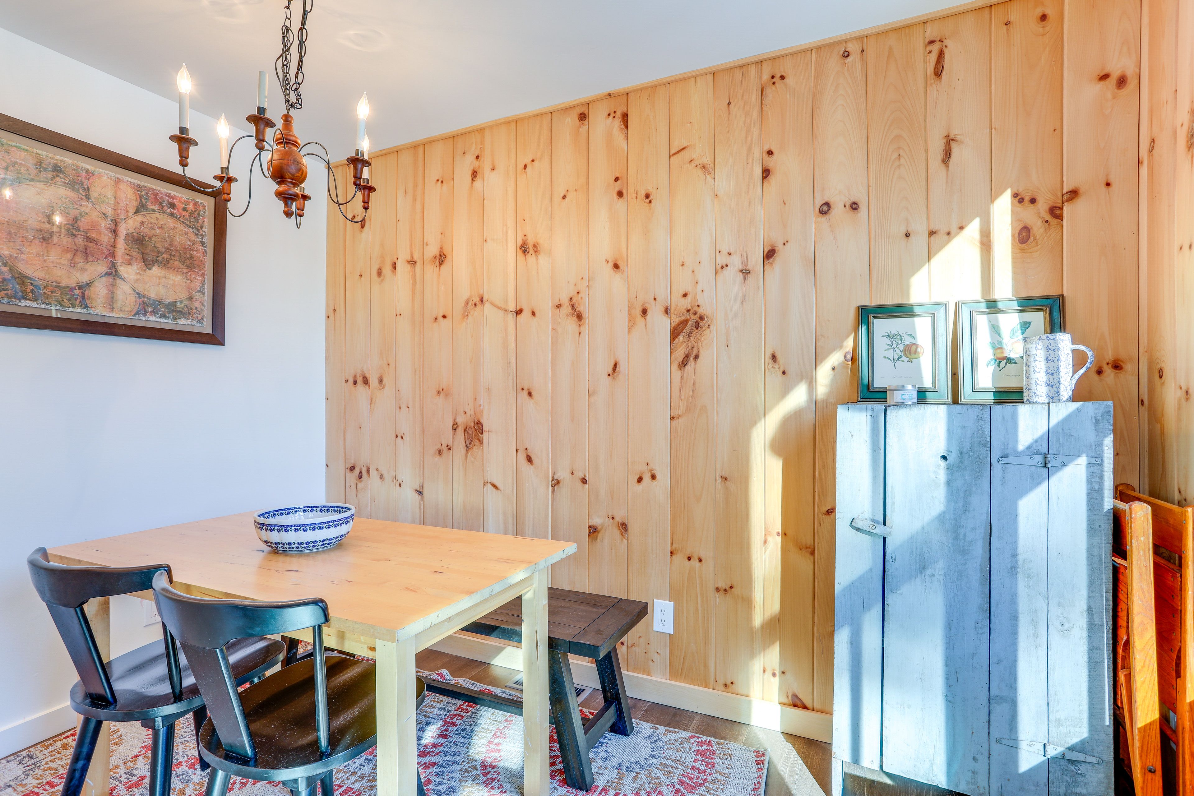 Dining Area | Main Level