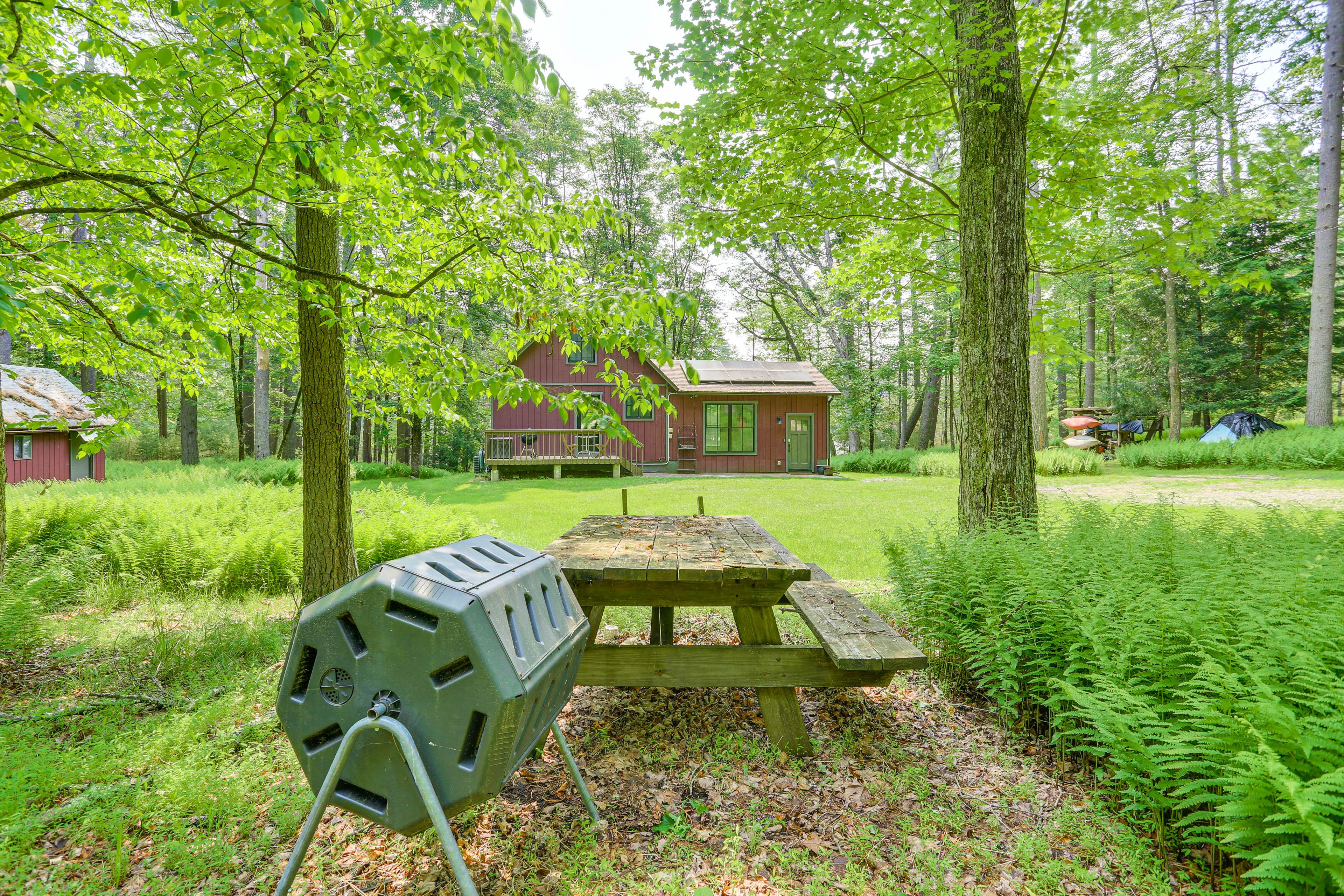 Front Yard | Dining Area | Grill