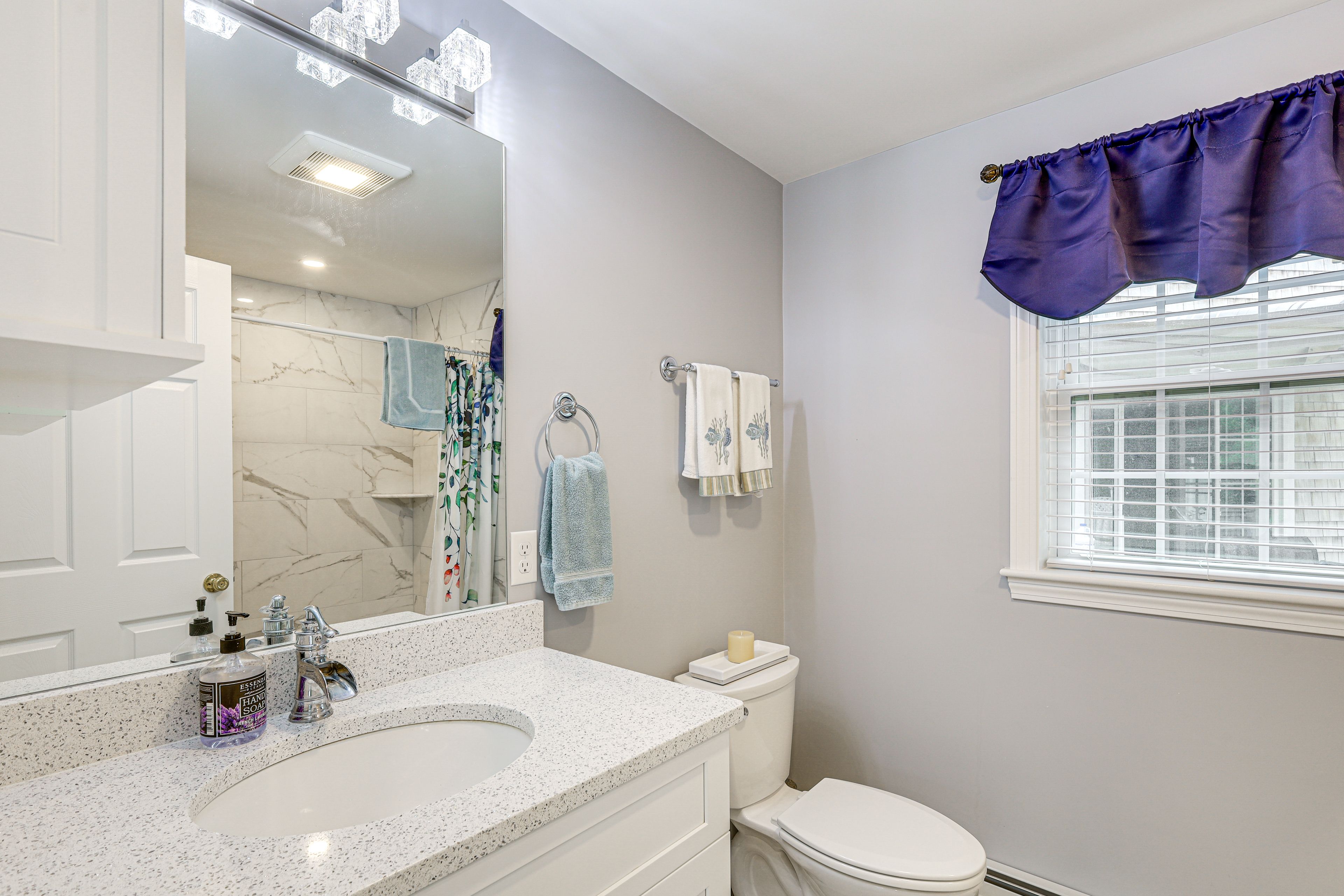 En-Suite Bathroom | Towels Provided | Hair Dryer