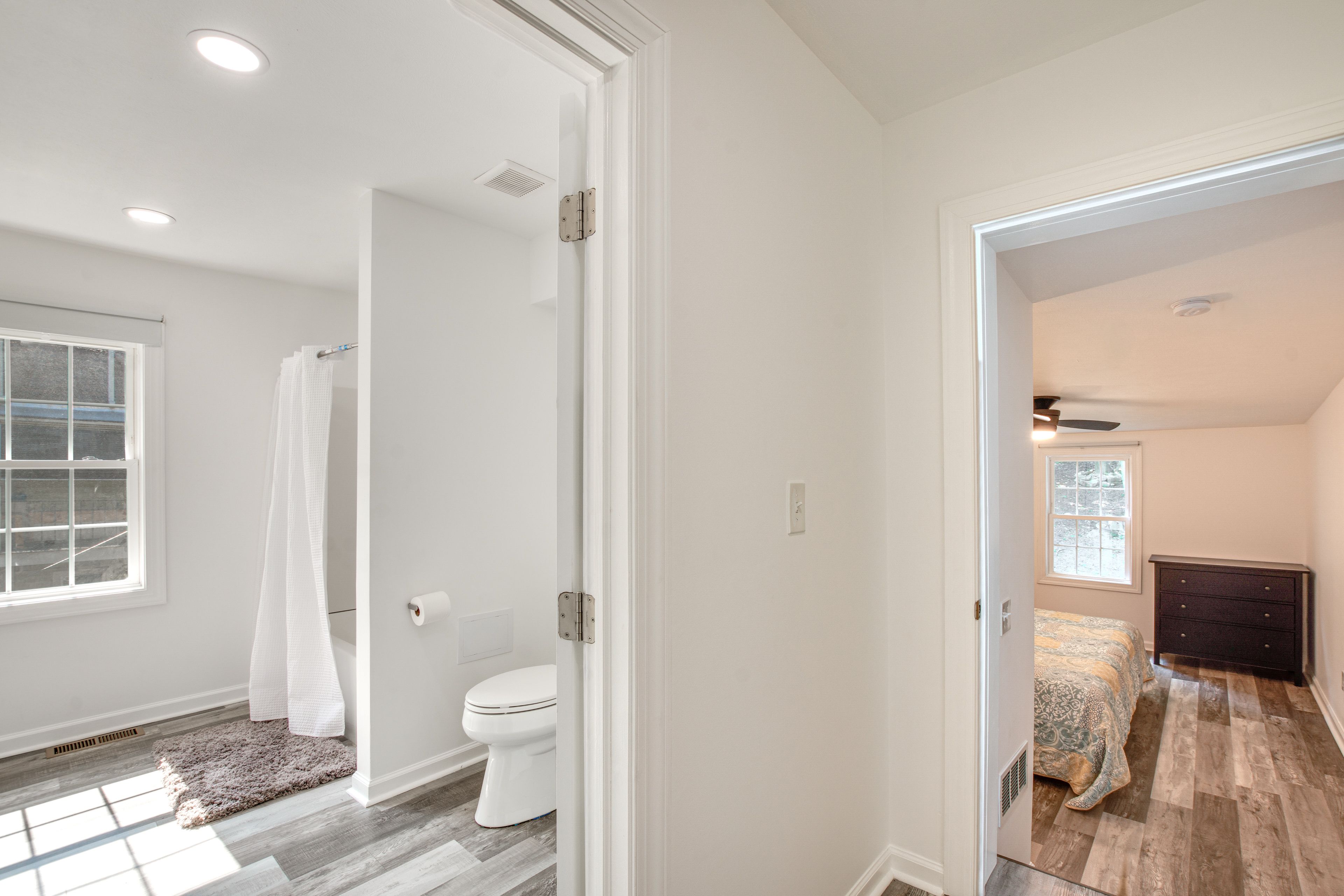 Bathroom | Complimentary Toiletries | Towels Provided | 1st Floor