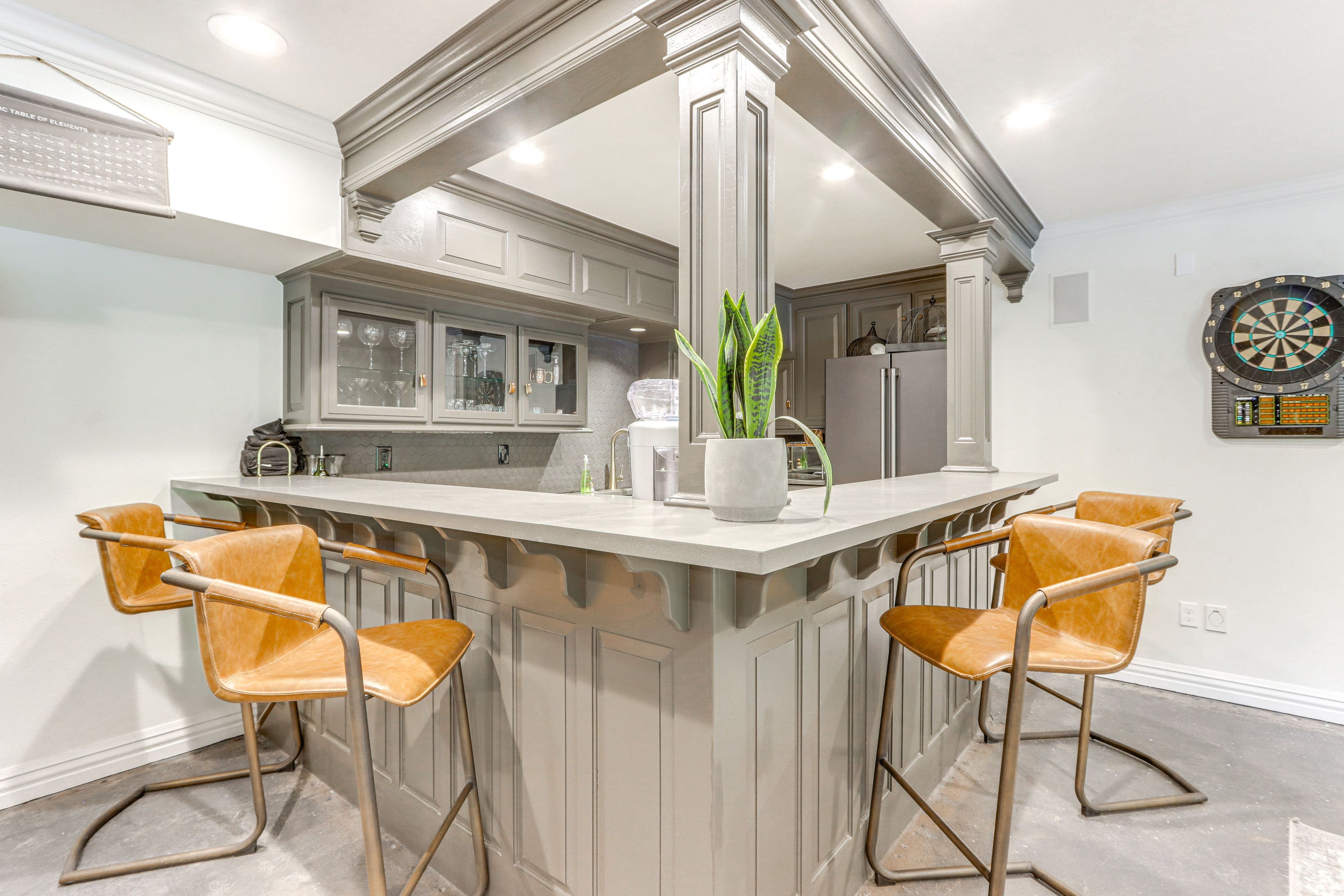Bar w/ Seating | Basement Level