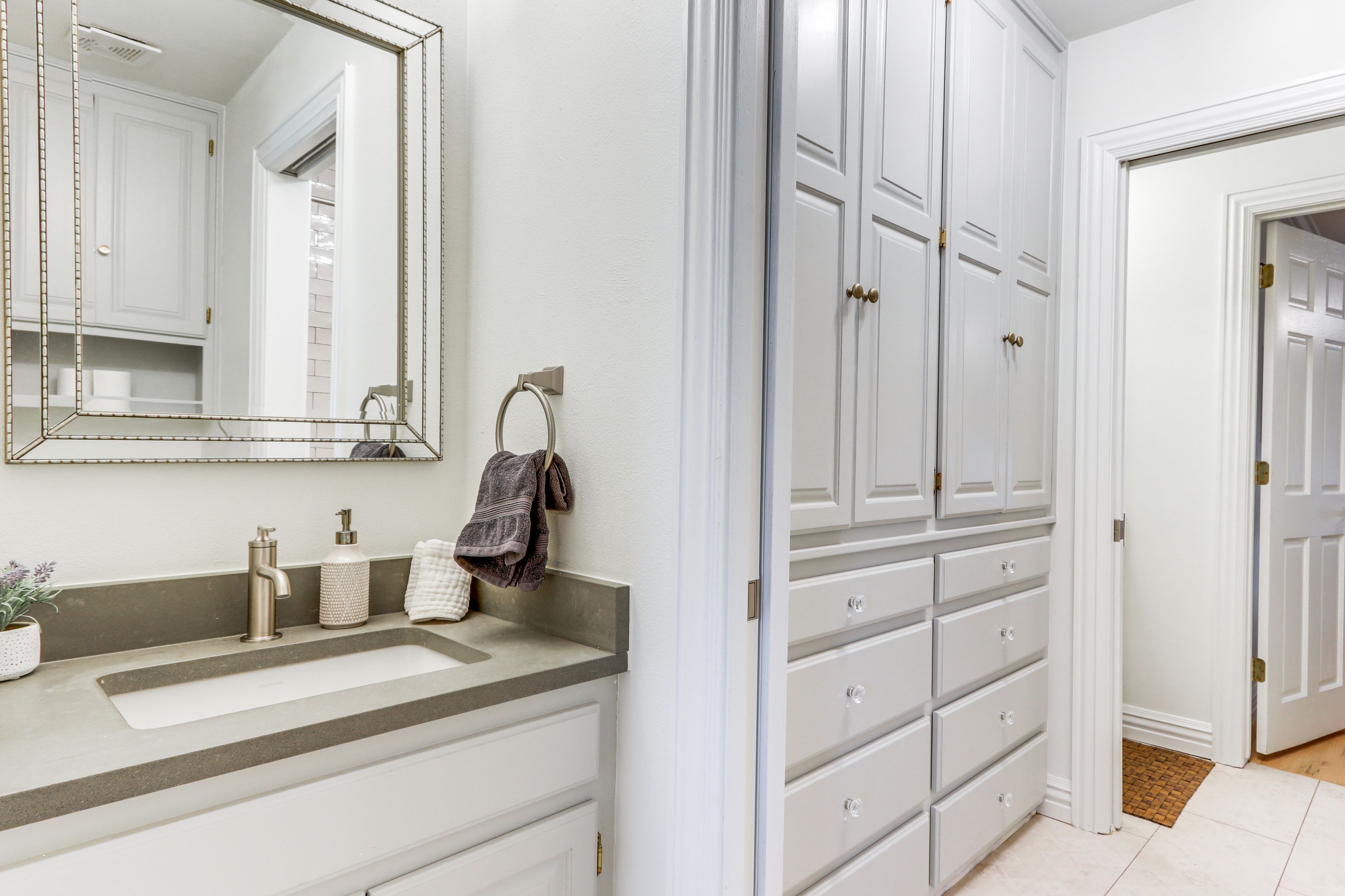 En-Suite Bathroom | 2nd Floor