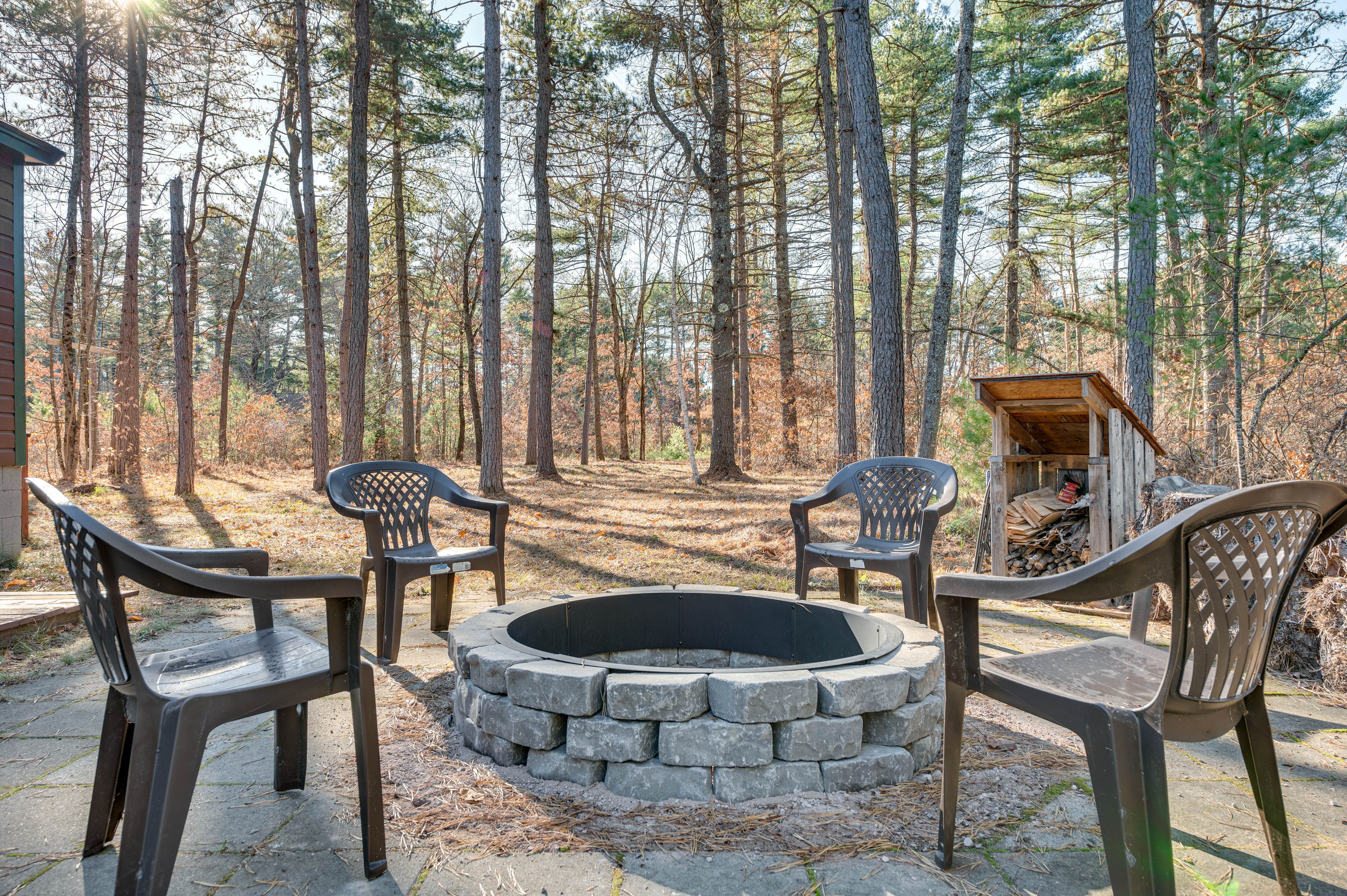 Private Yard | Wood-Burning Fire Pit
