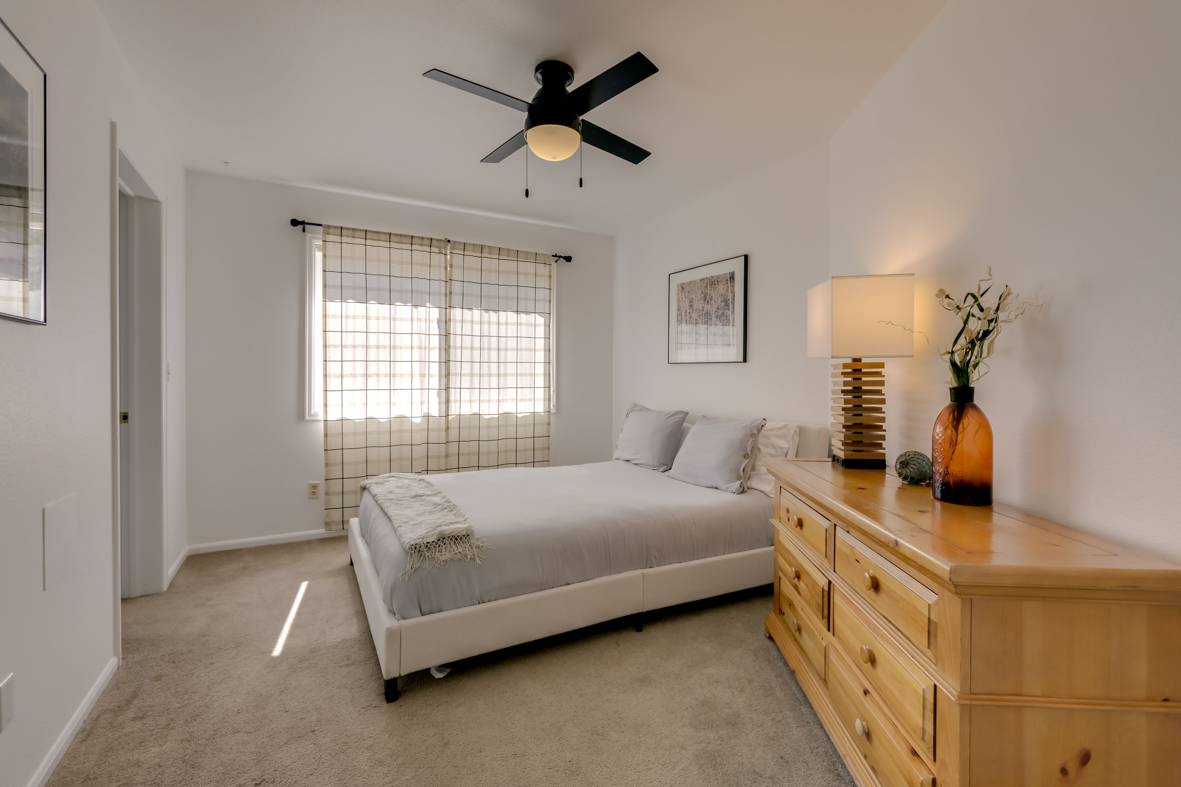 Bedroom 4 | 1st Floor | Queen Bed