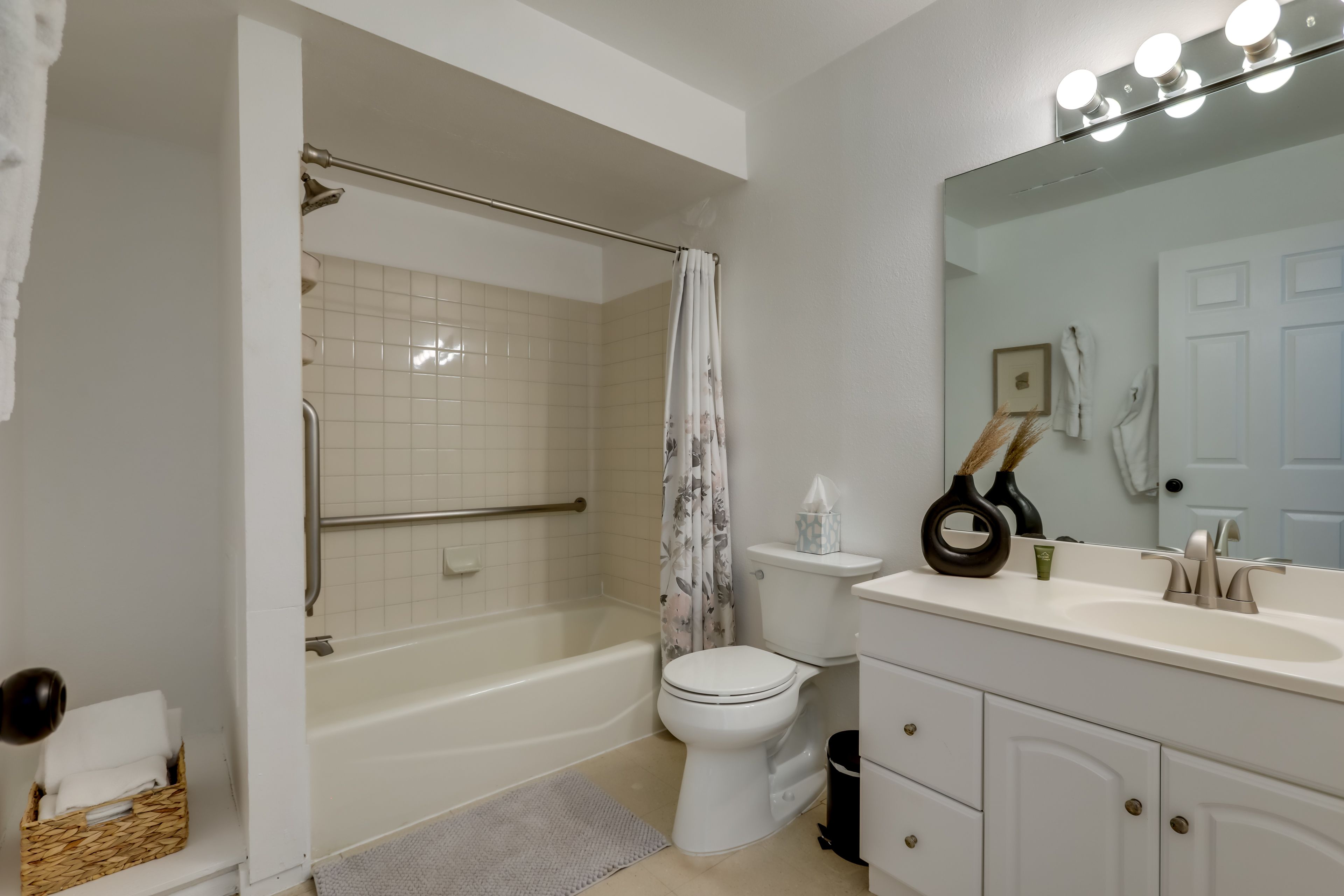 Full Bathroom | Lower Level