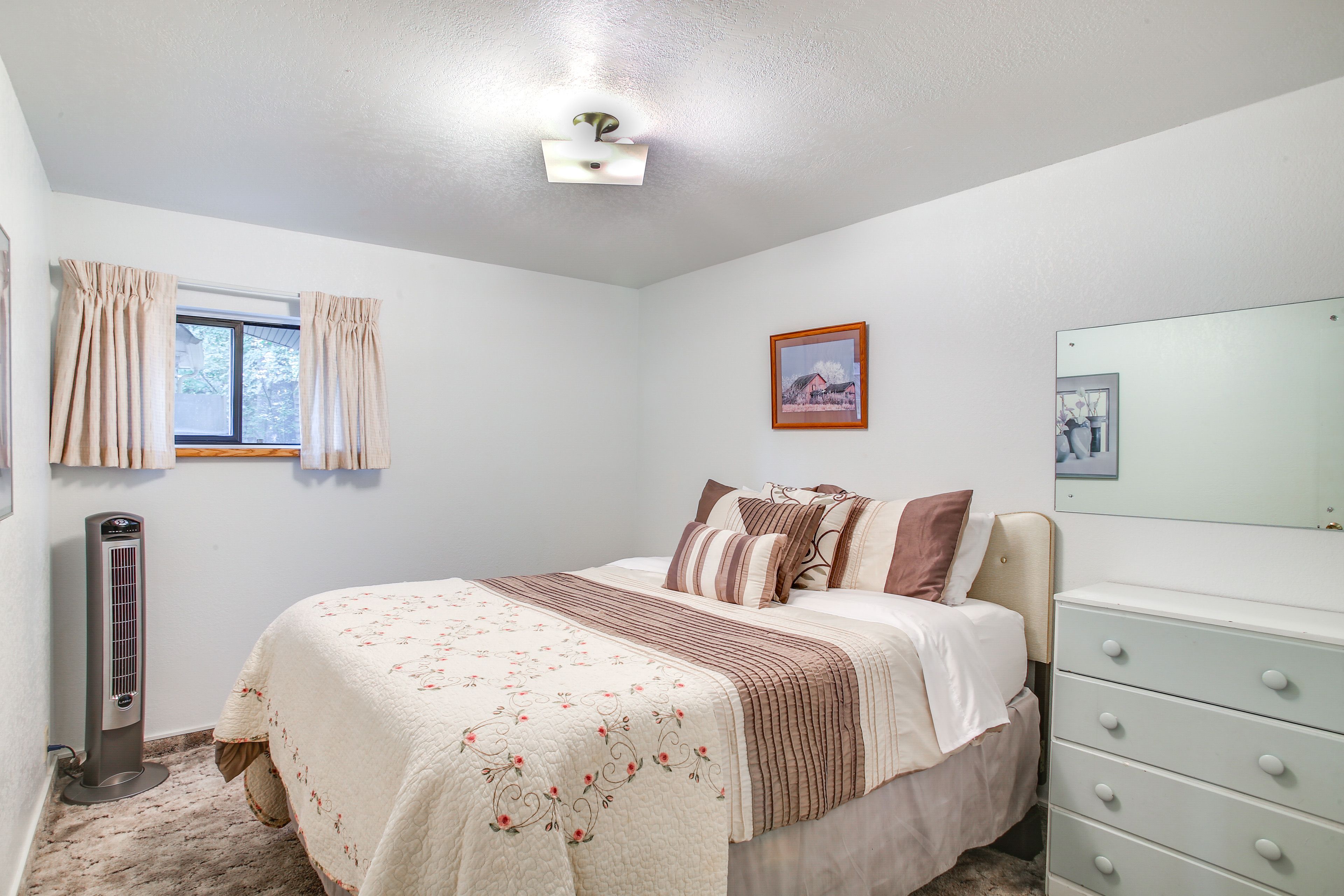 Bedroom 3 | Queen Bed | Basement Level