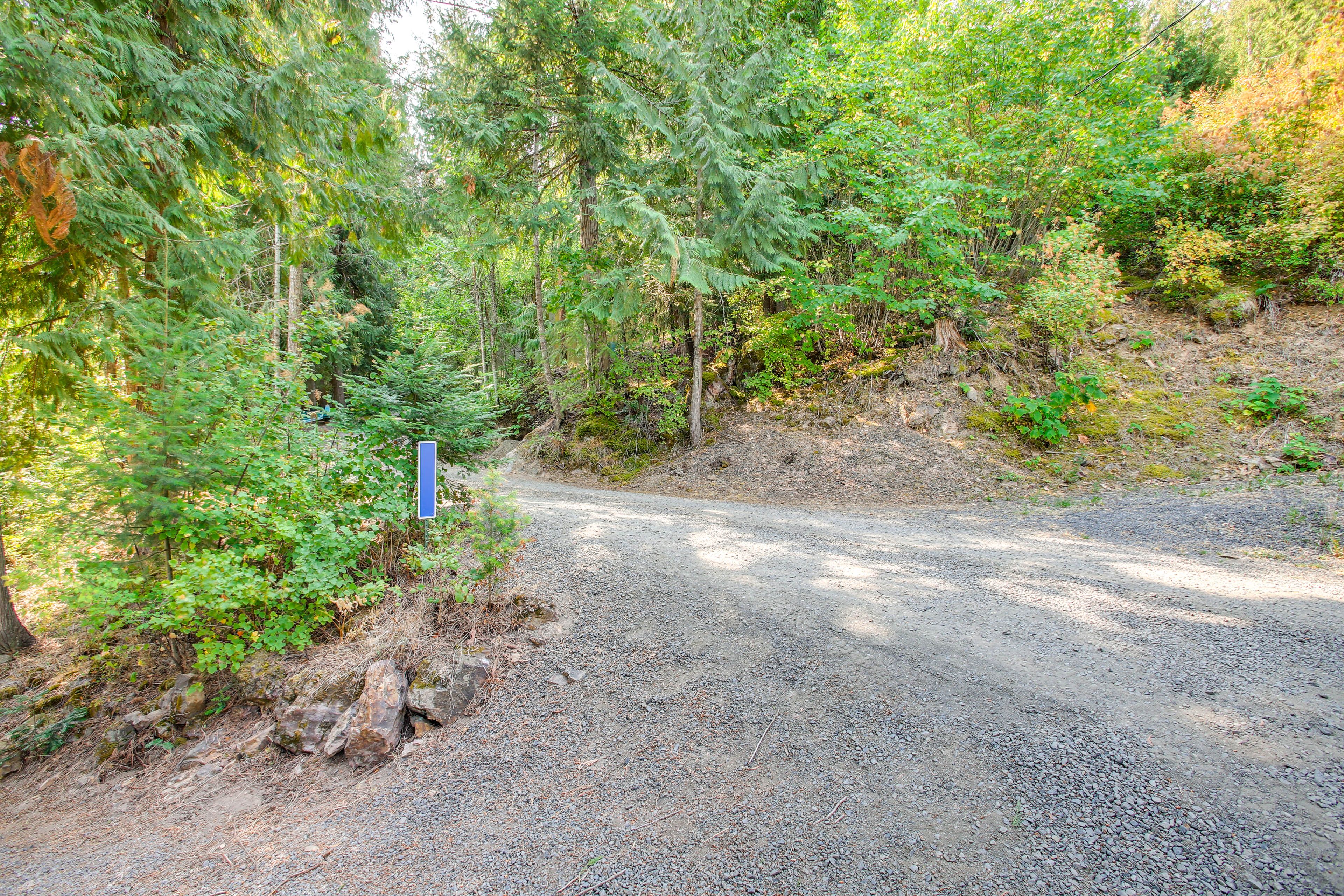 Parking | Gravel Driveway (2 Vehicles)