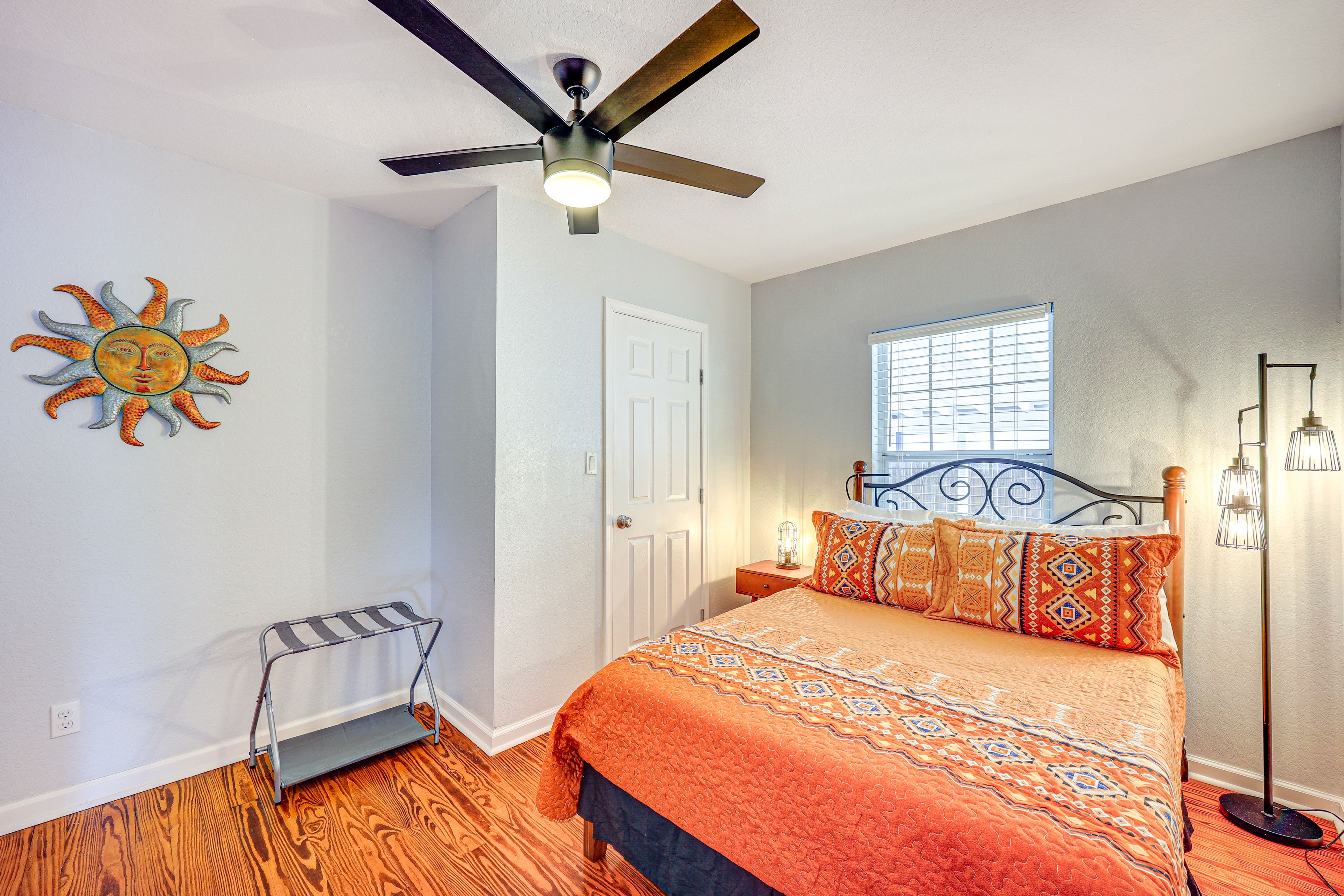 Bedroom 3 | Queen Bed