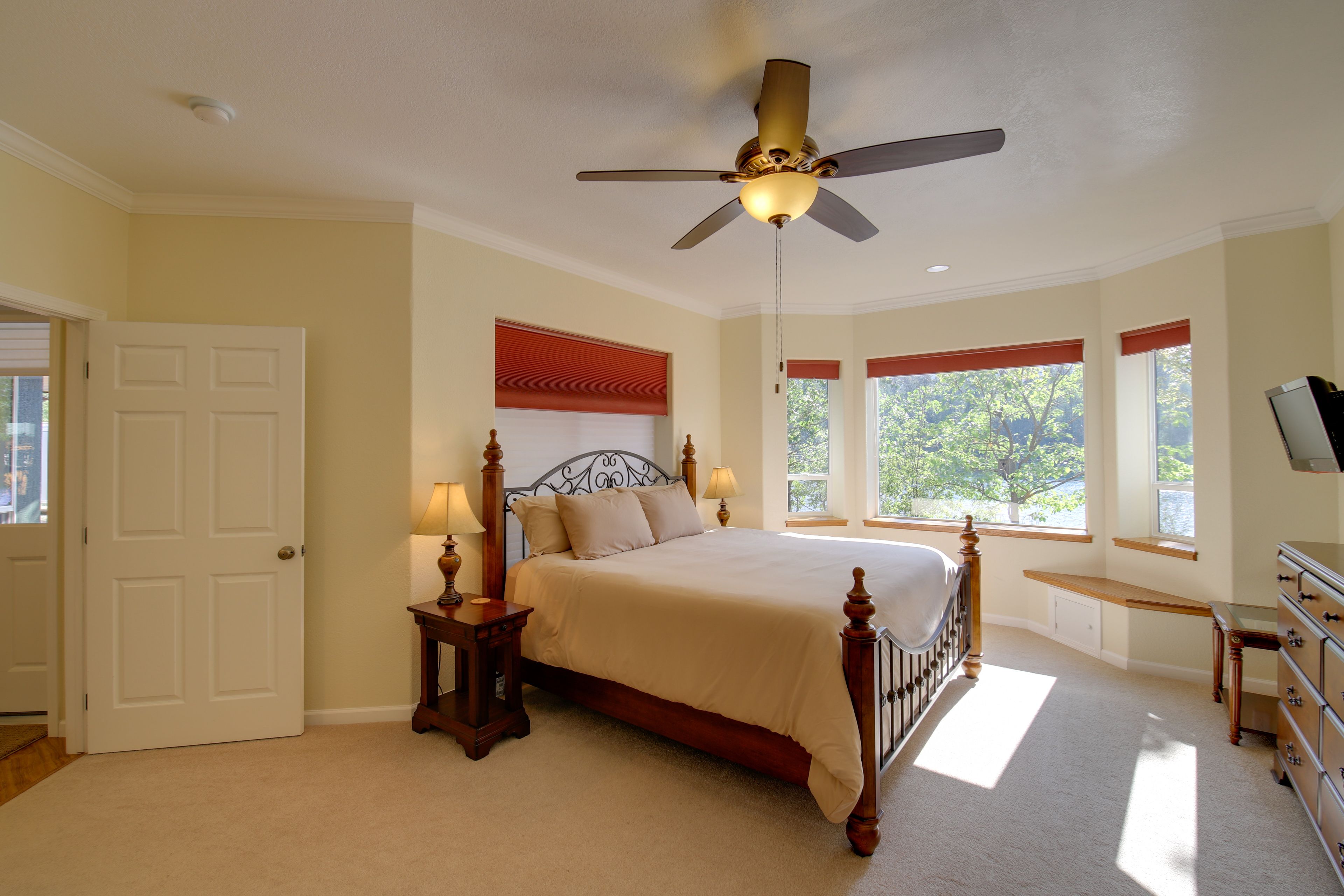 Bedroom 1 | King Bed | Linens Provided