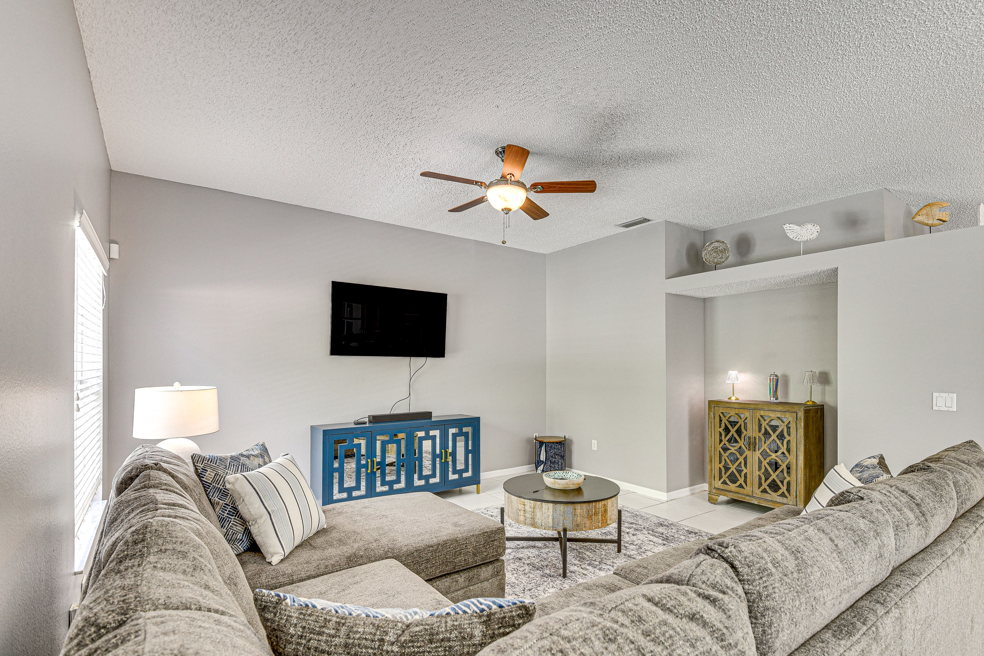 Family Room | Smart TV | Central A/C & Heating