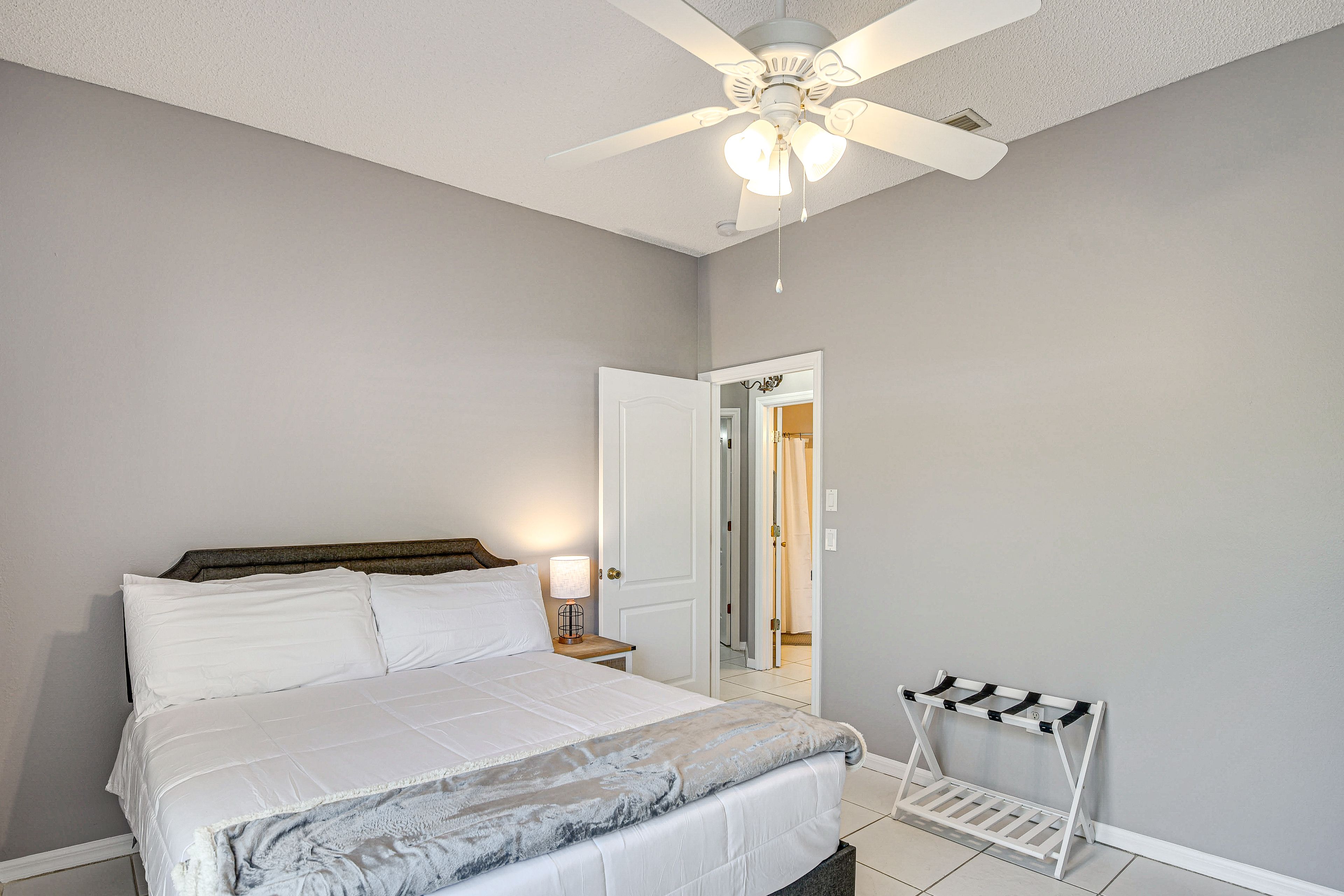 Bedroom 2 | Queen Bed | Smart TV