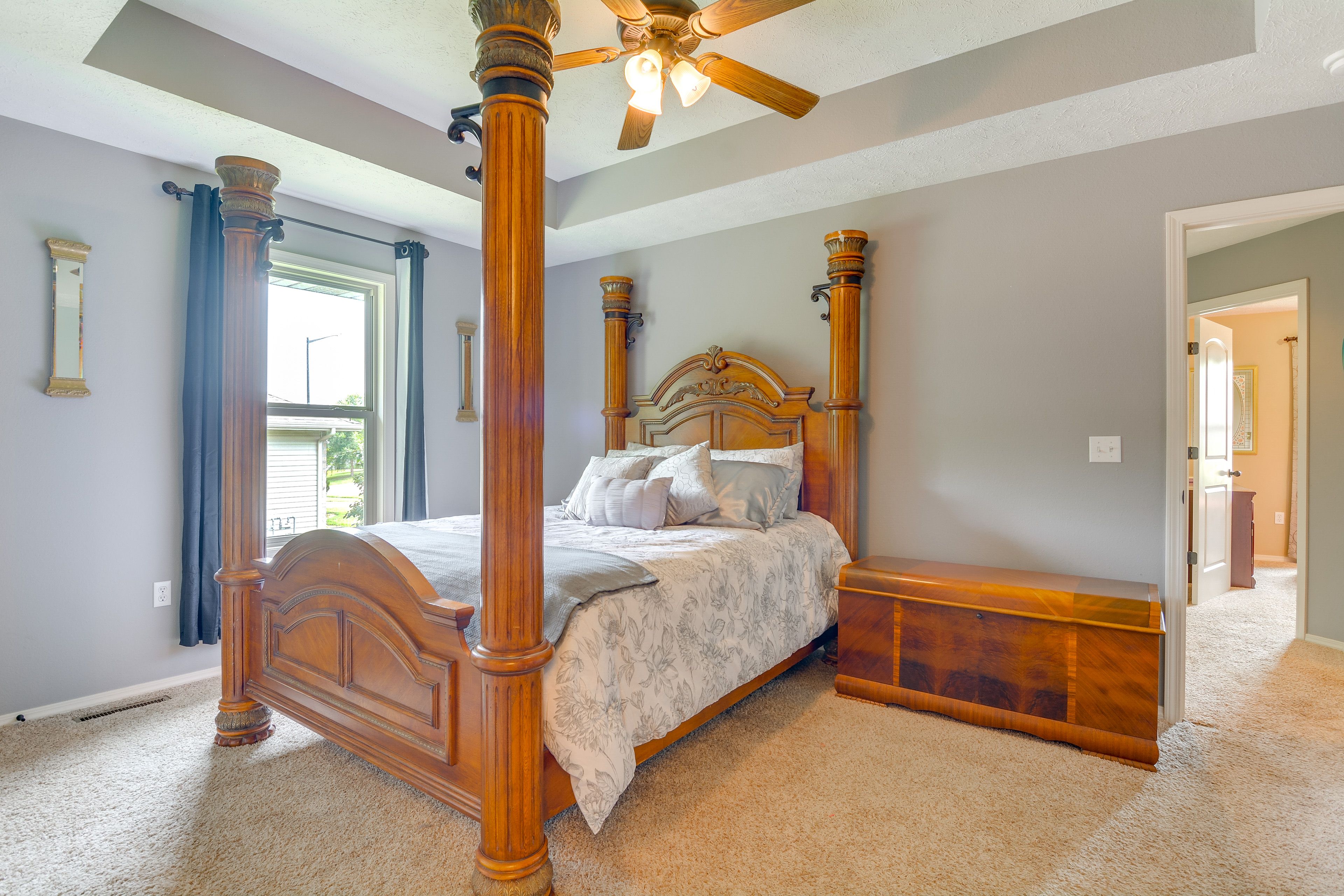 Bedroom 1 | Queen Bed | En-Suite Bathroom