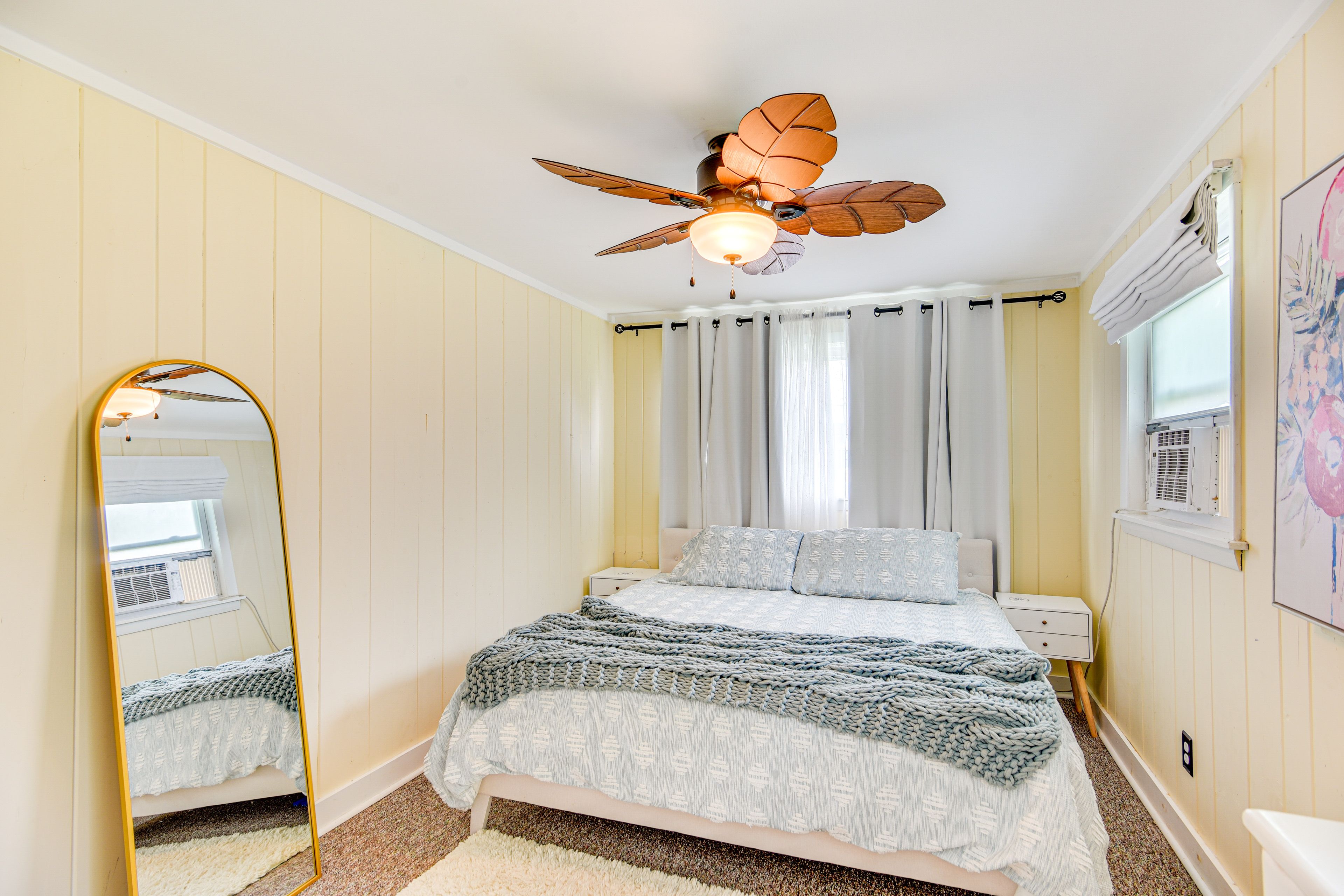 Bedroom 1 | King Bed | Linens Provided