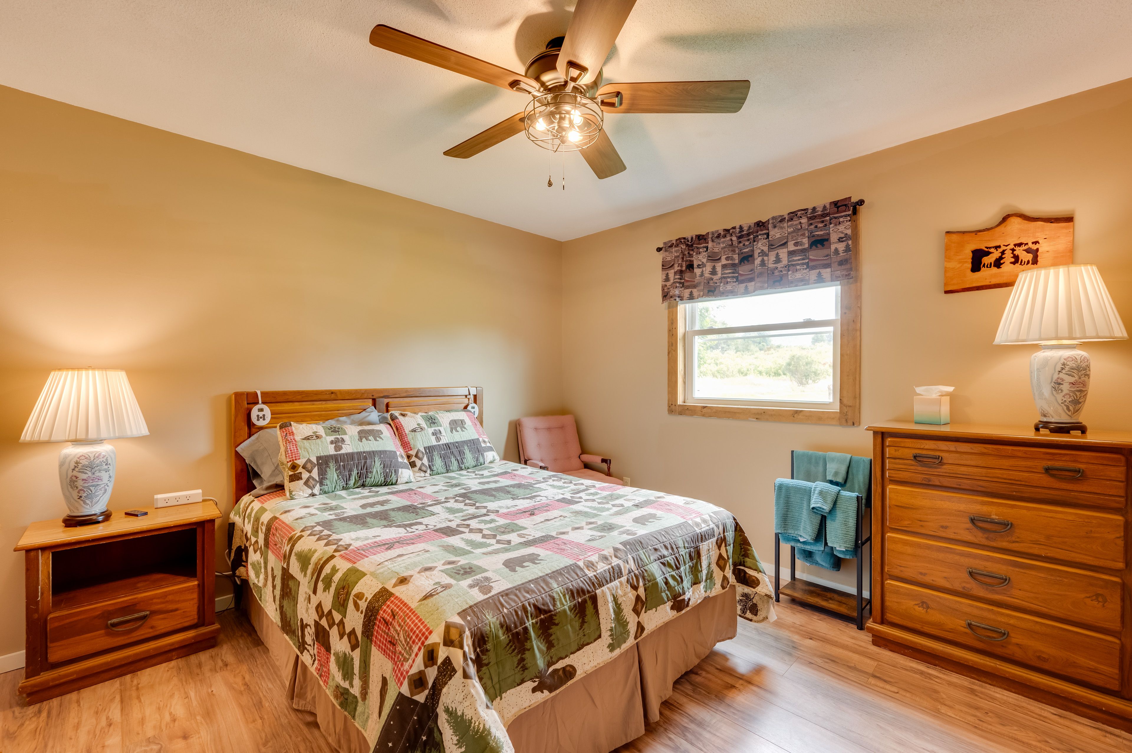 Bedroom 2 | 1st Floor | Queen Bed | Linens Provided